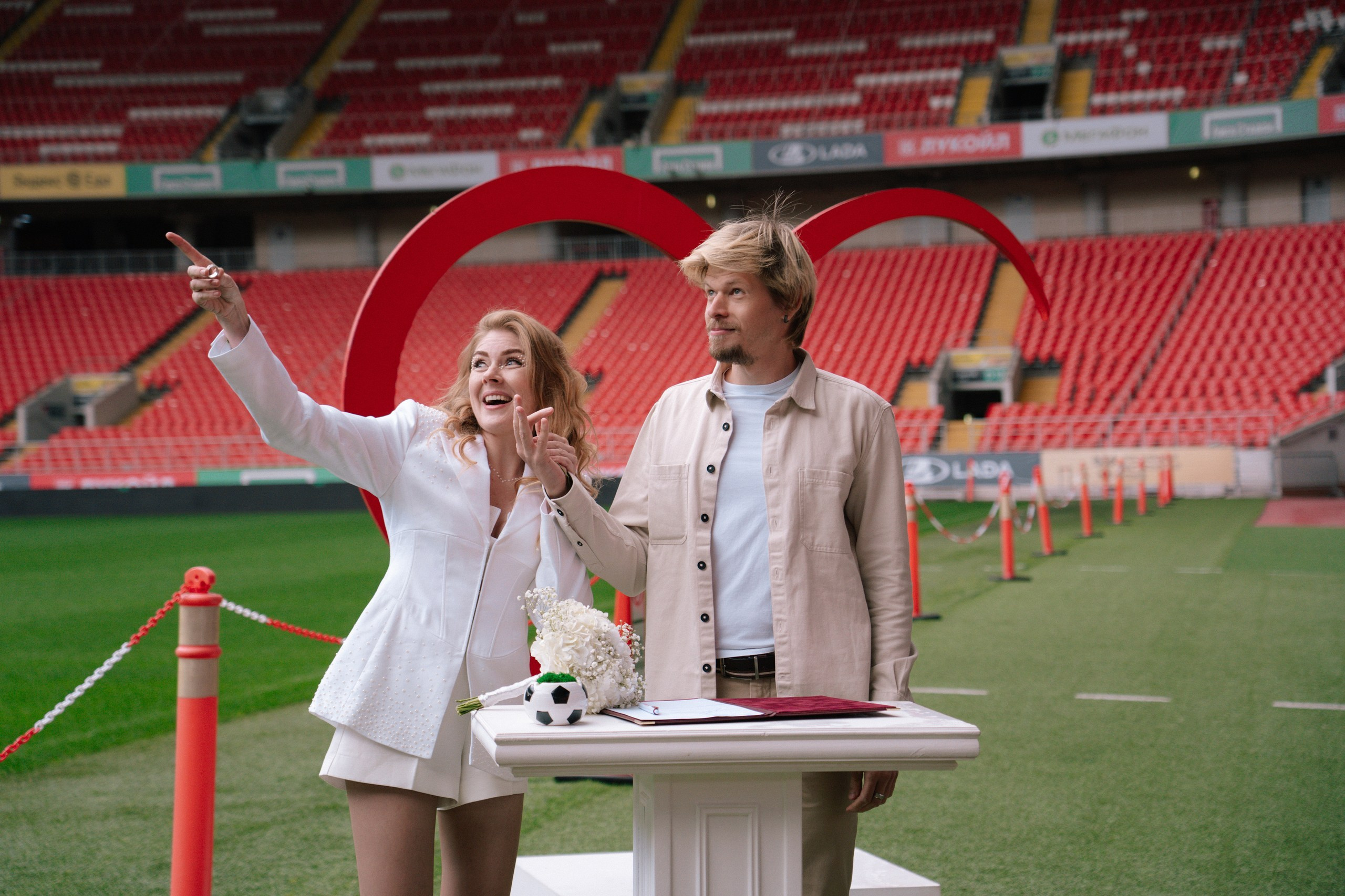 Свадебная фотосессия на стадионе Спартак Тушино