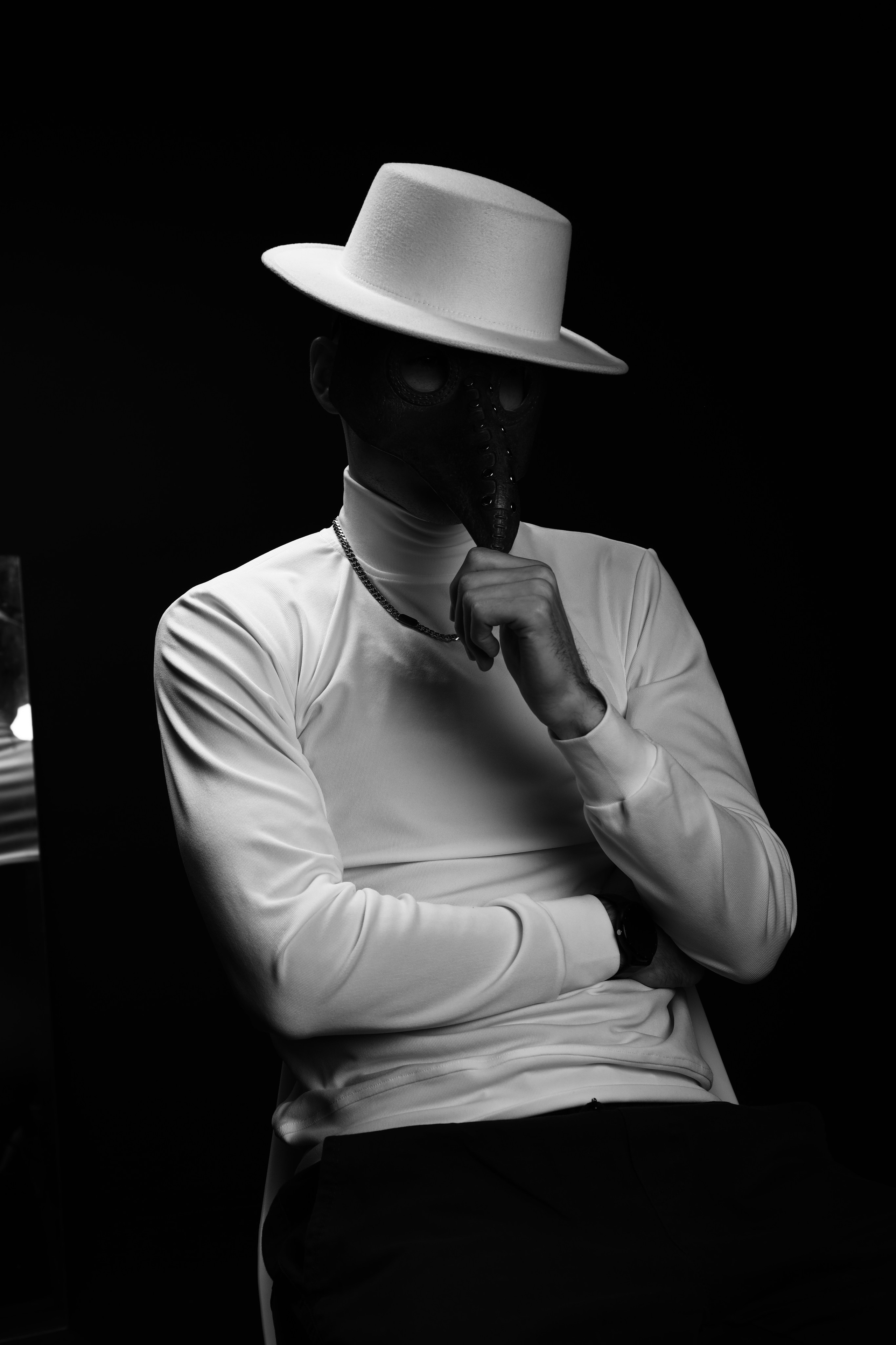 The White hat Alex. Профессиональный фотограф в Воронеже Владислав Крылов