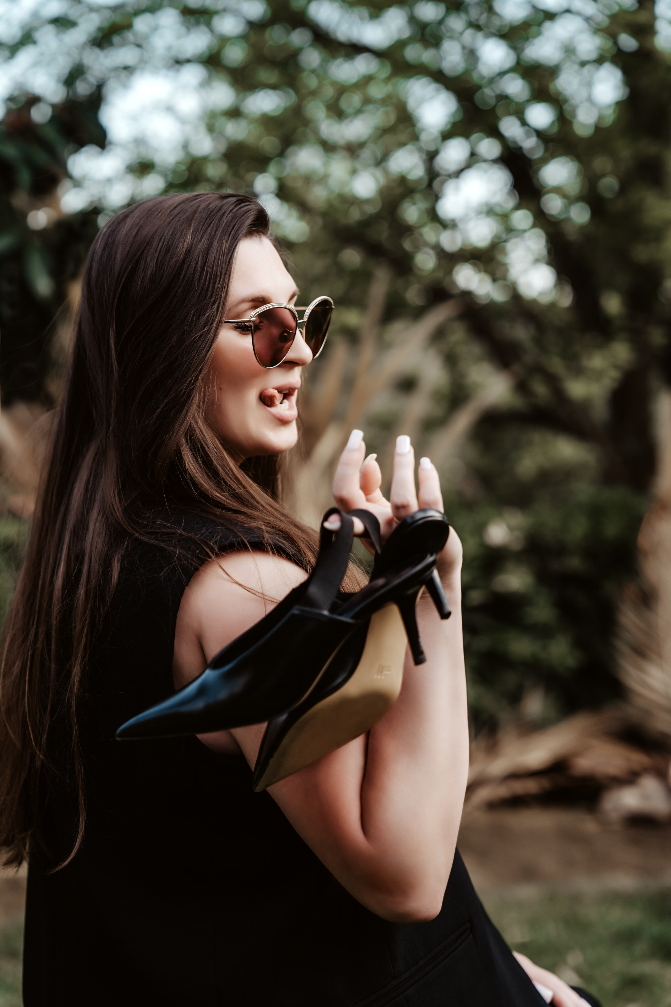 фэшн фотосессия с туфлями и очками