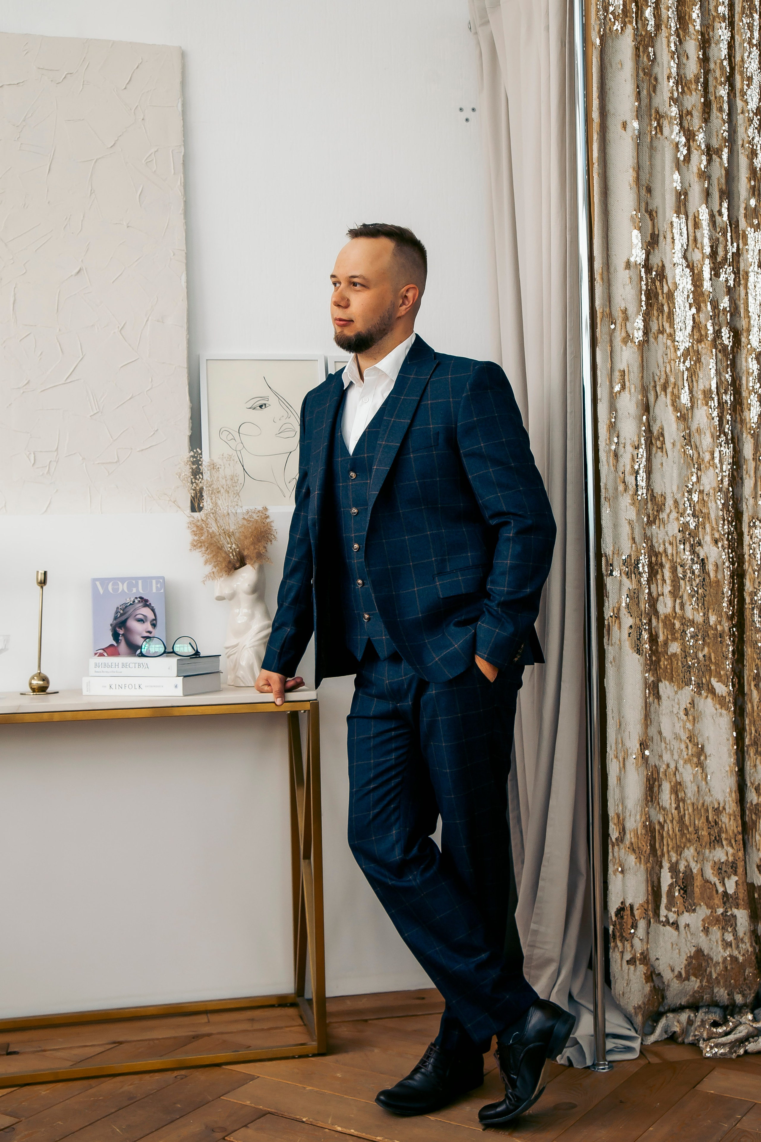 Индивидуальная мужская фотосессия в студии в Екатеринбурге. Свадебный, семейный фотограф, контент съёмка. Екатеринбург. Елена Граф