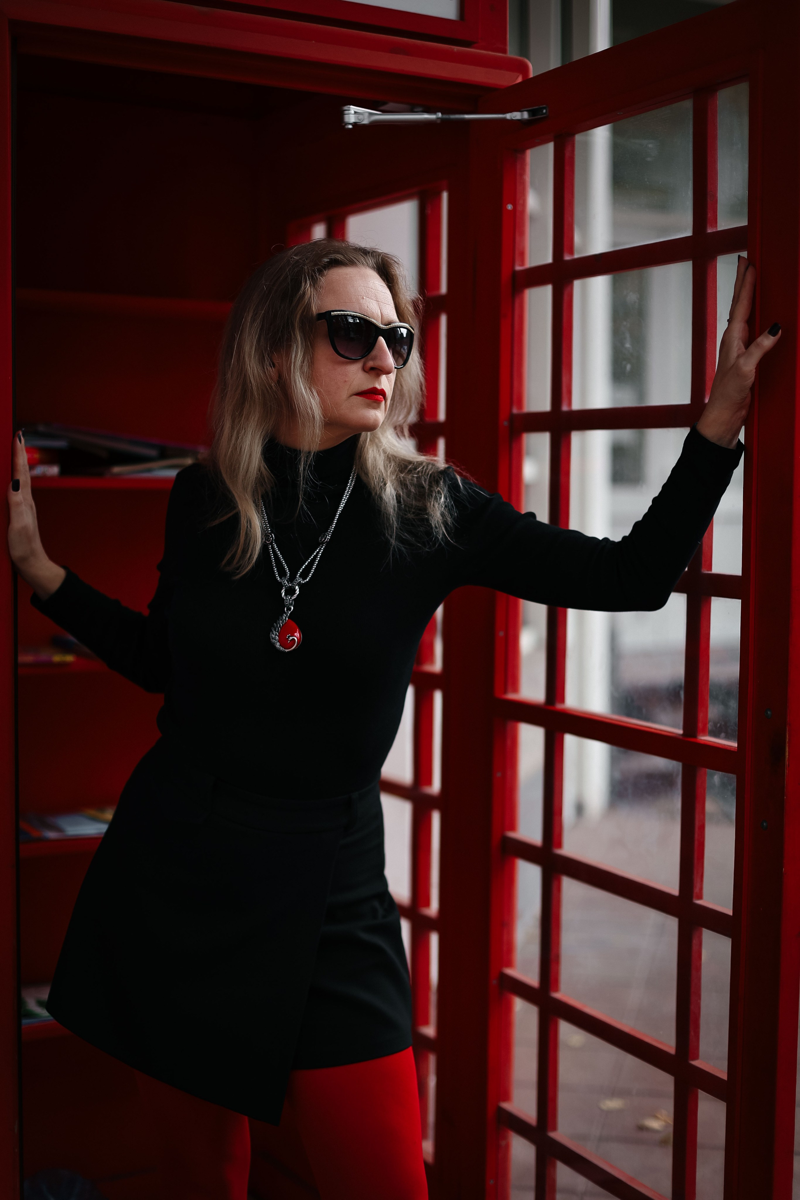 Съемка в Красно-Черном стиле. Фотограф для вас и вашего бизнеса в Москве Альбина Никифоров