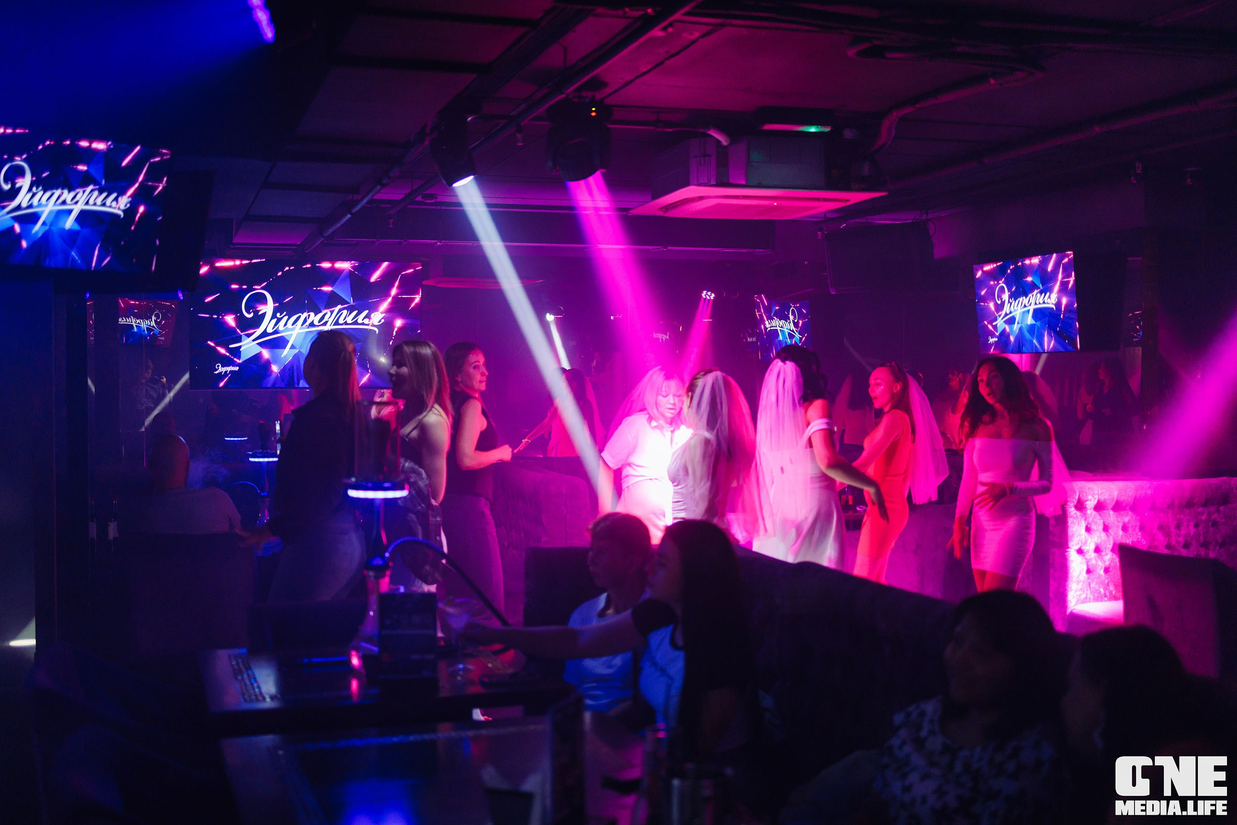 Фоторепортаж из караоке-клуба Эйфория. One Media Life: фоторепортажи, фотоотчеты с мероприятий и заведений