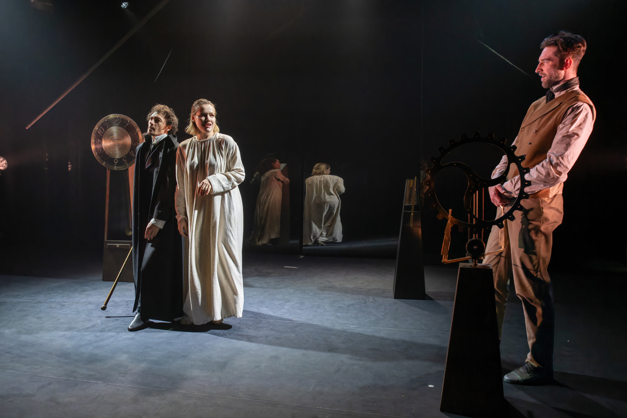 Театр Маяковского: Фауст. Сайт фотографа Сергея Абрамова