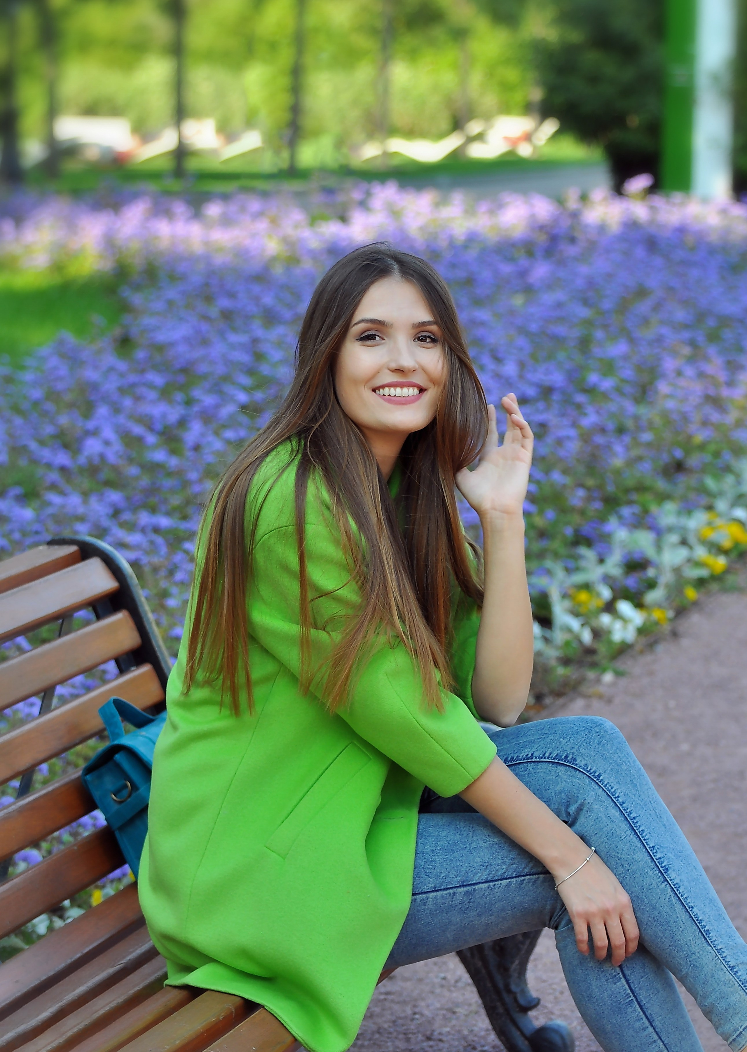 ;фотосессия девушки в парке Горького; портрет девушки осенний в парке горького