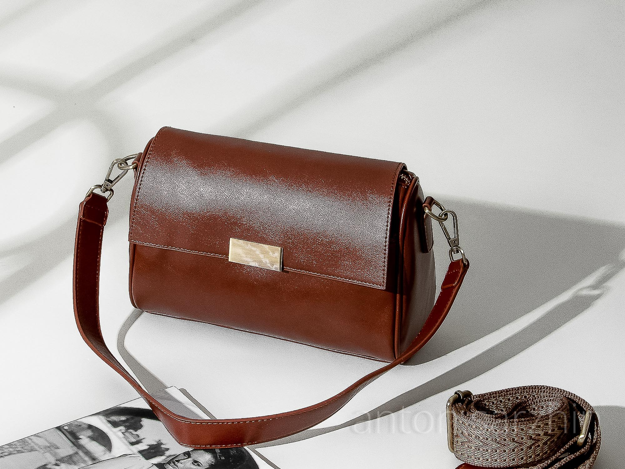 Интерьерное фото женской сумки