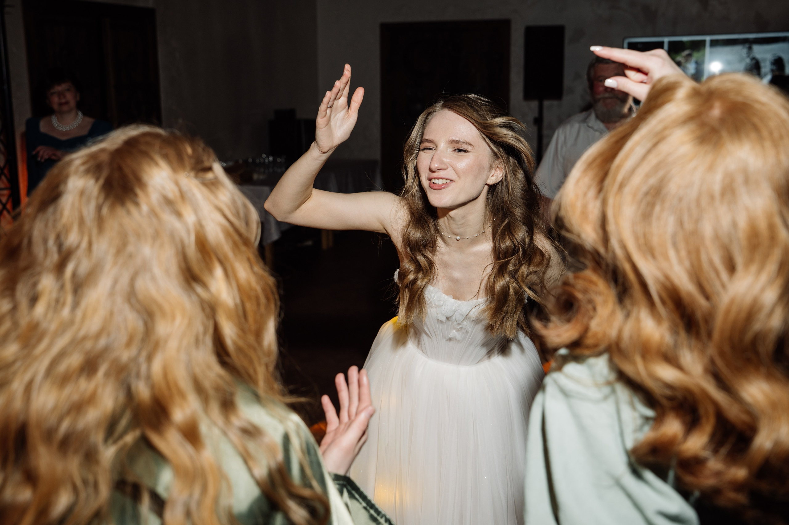 Свадебная фотосессия пары в Агроусадьбе Дачка бай