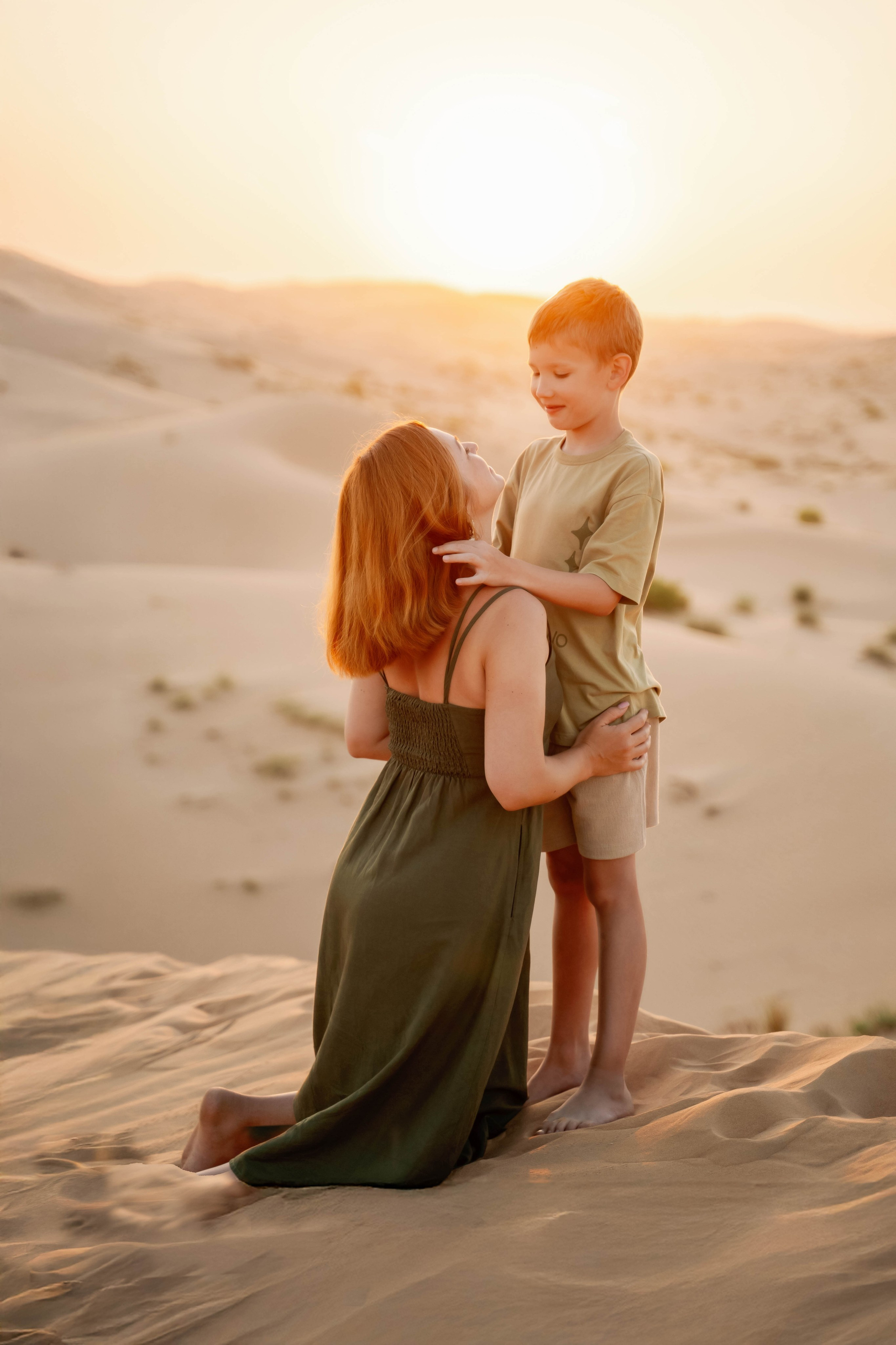 Family photographer in abu dhabi dubai sharjah fujeirah