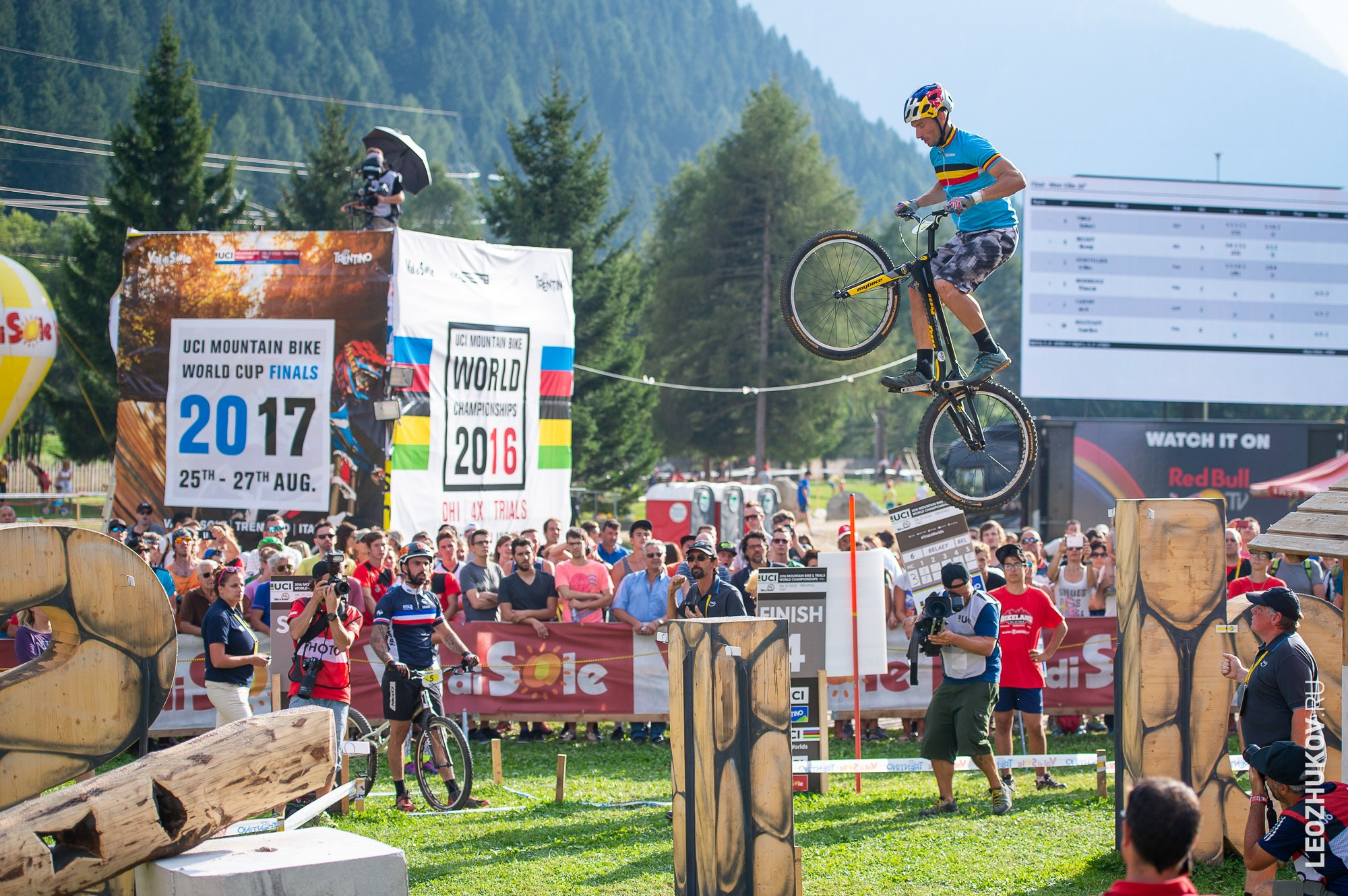 UCI Trials World Championships 2016 — finals. Sports photographer Leonid Zhukov