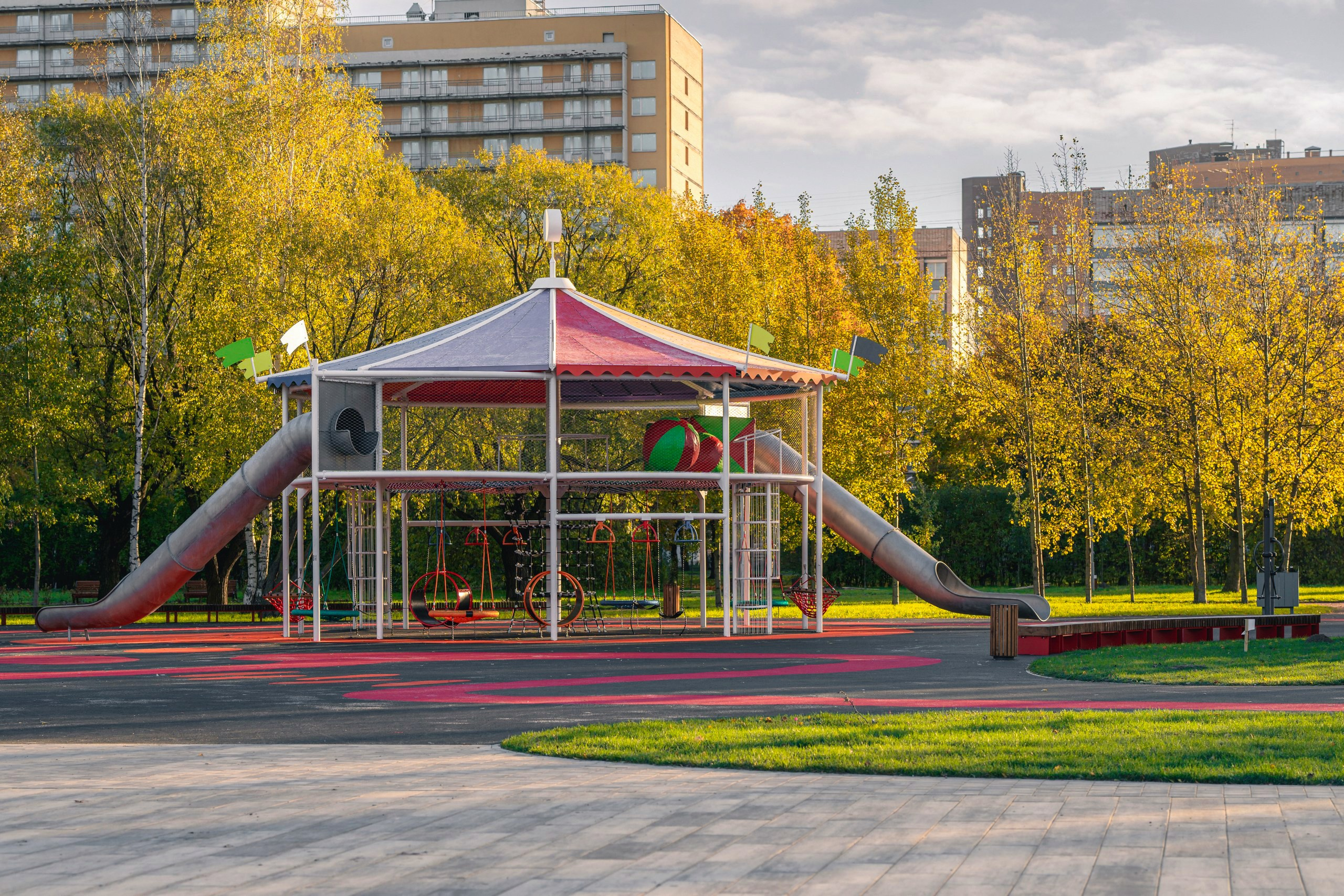 Детская площадка в Парке Авиаторов. Святослав Буньков | фотограф