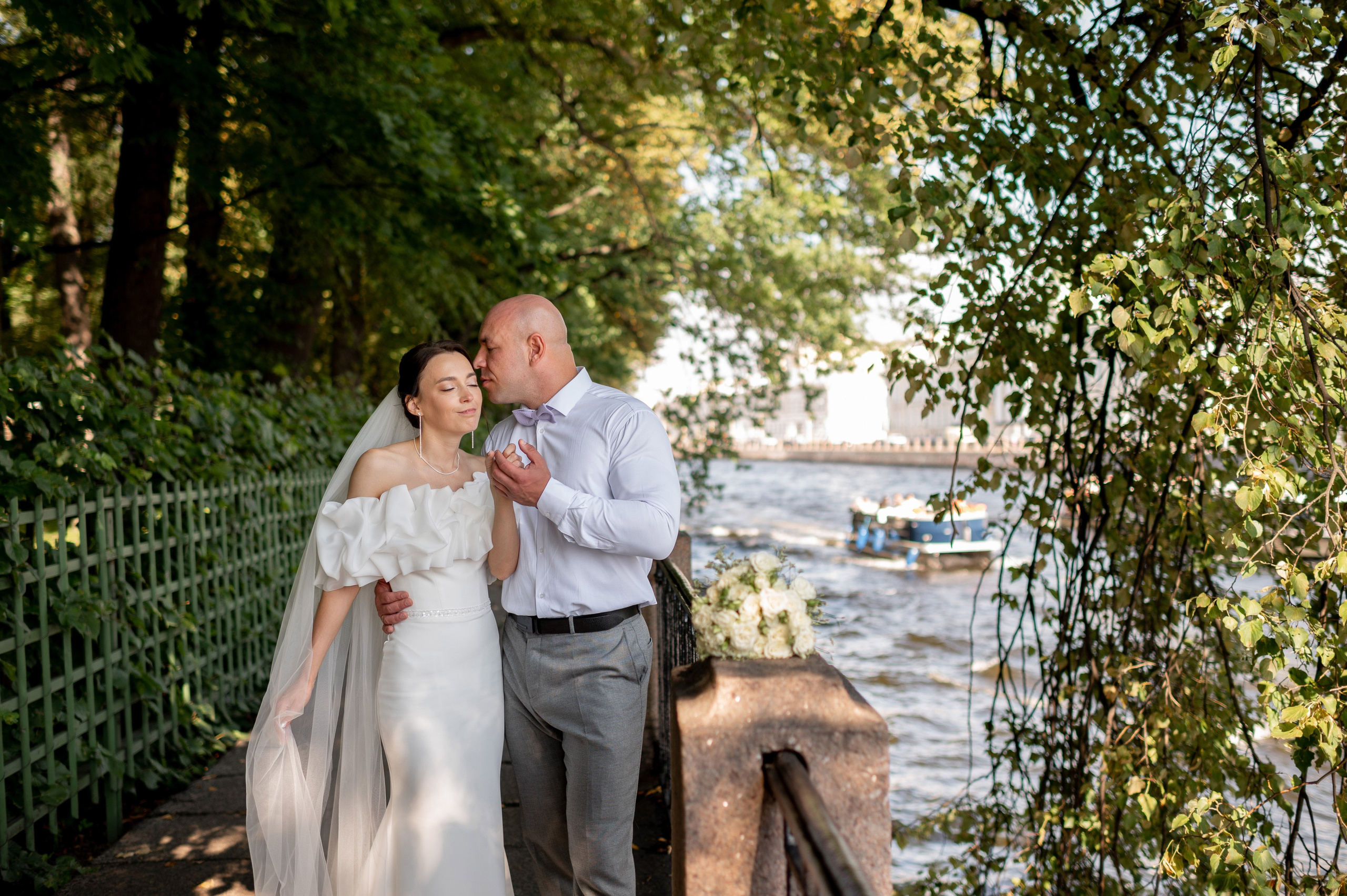 Летняя свадьба В Санкт-Петербурге и красивой выездной регистрацией Даши и Саши. Воздушная свадебная фотосессия в Петербурге. Портретный, семейный и свадебный фотограф в Санкт-Петербурге и в Пушкине Ширяев Денис