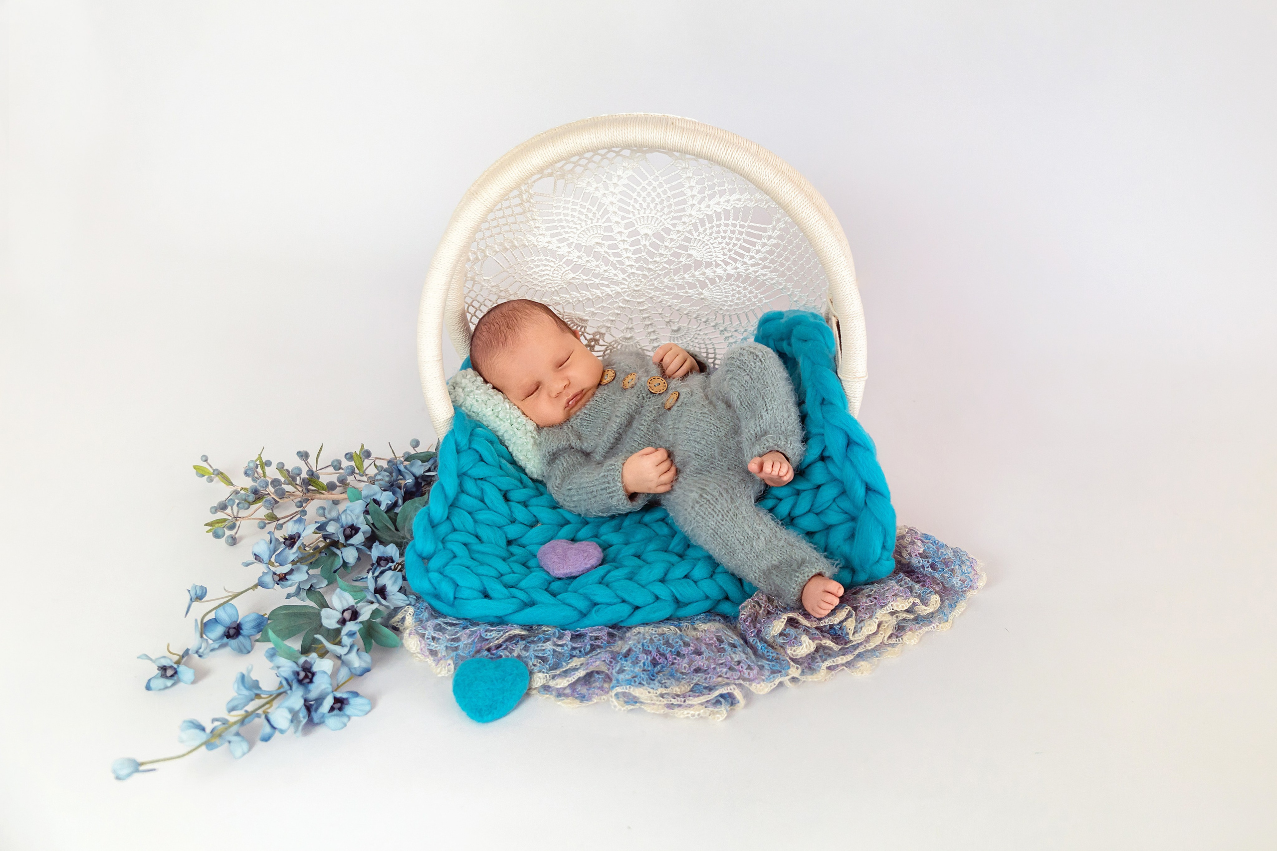 Newborn photoshooting. Professional family and children’s photographer in Izmir Irina Eron