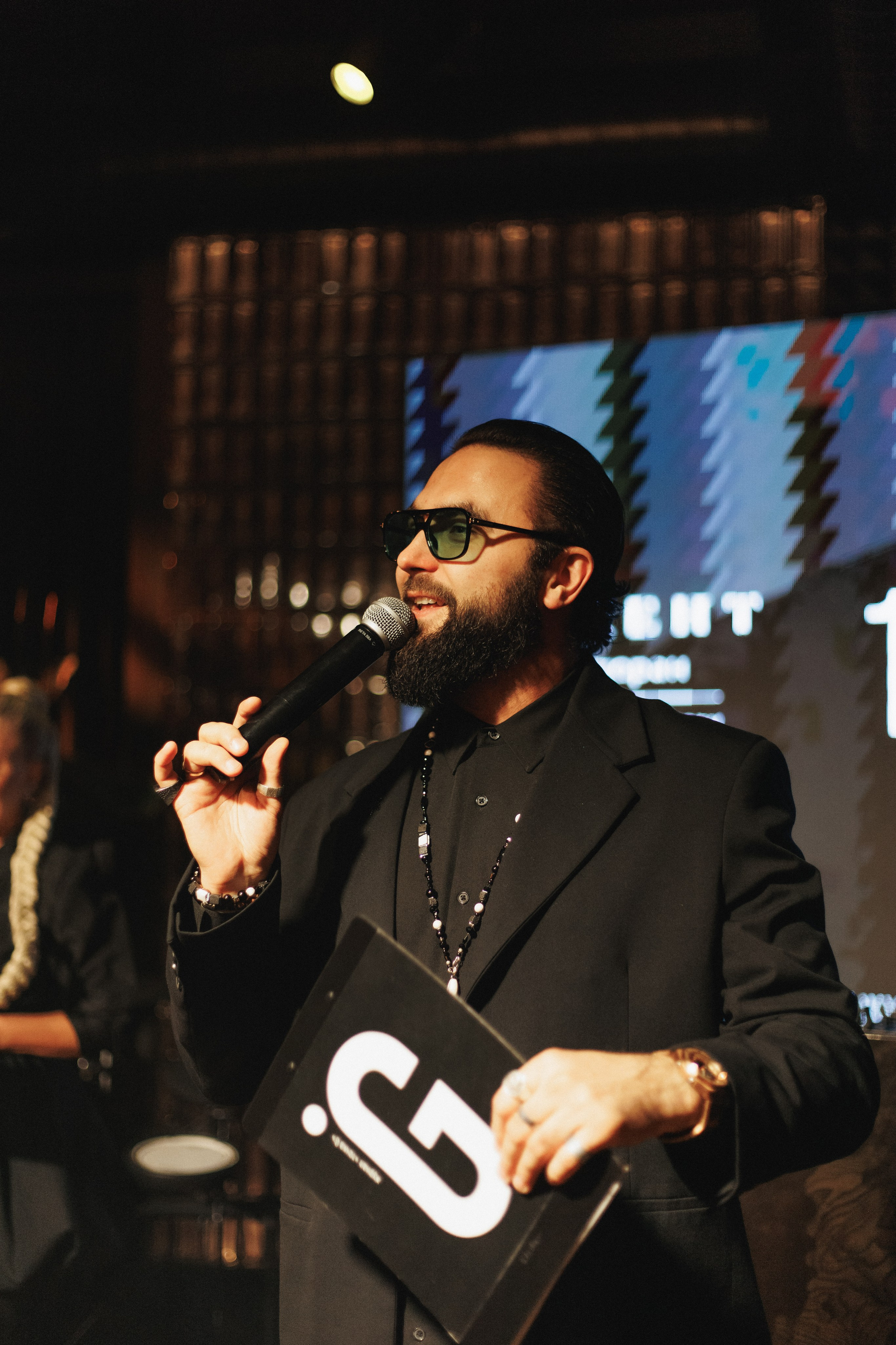 B.DAY PARTY ЖУРНАЛА •G. СВОИ. ФОТООТЧЕТЫ-СОБЫТИЯ-МЕСТА