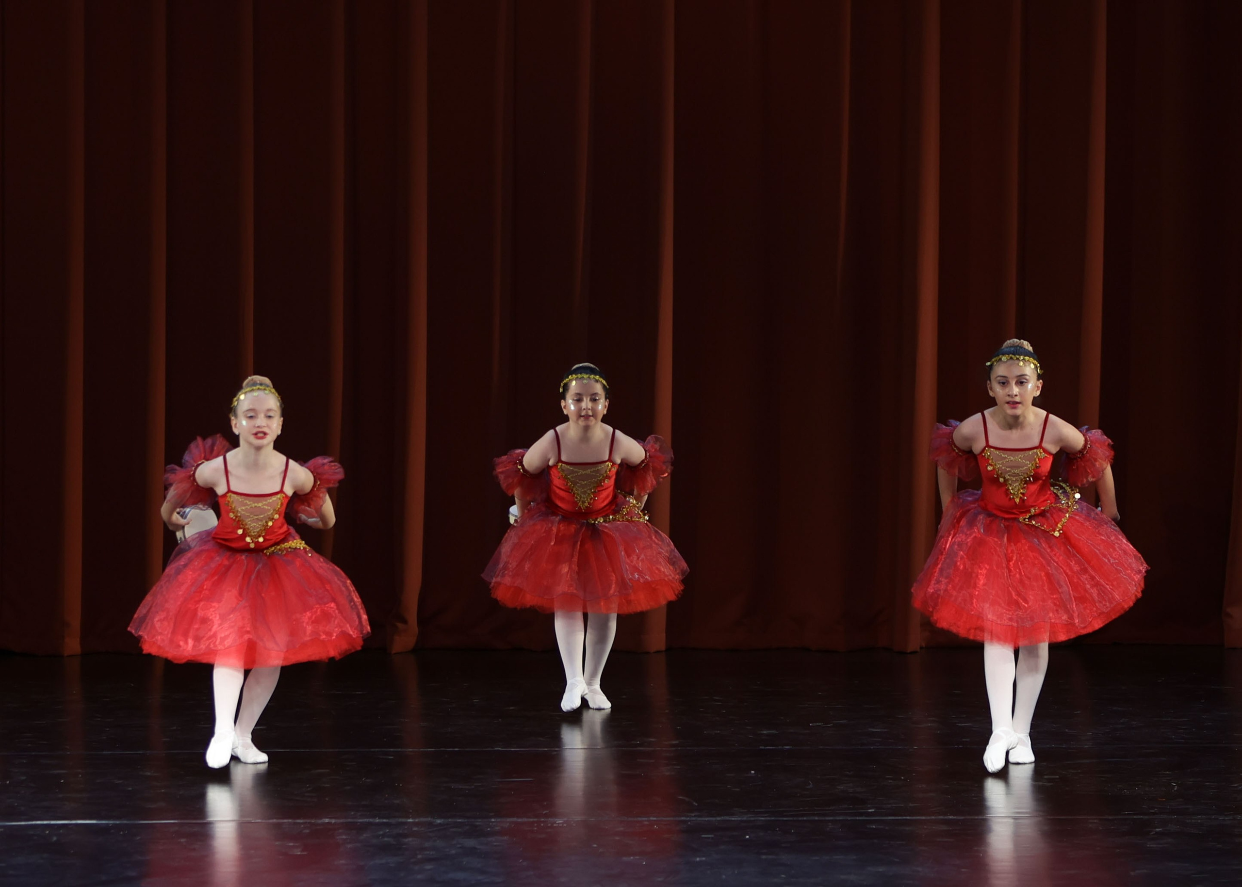 Фестиваль хореографического искусства «КУБОК ЛЕГЕНДЫ — 2025». Выпускные альбомы и школьный фотограф в Подольске, Троицке, Щербинке, Москве и Московской области