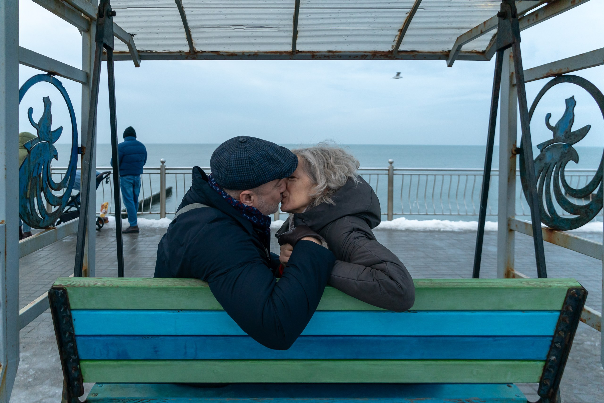 Двое в Новогоднем Зеленоградске. Фотограф Татьяна Рутковская Калининград