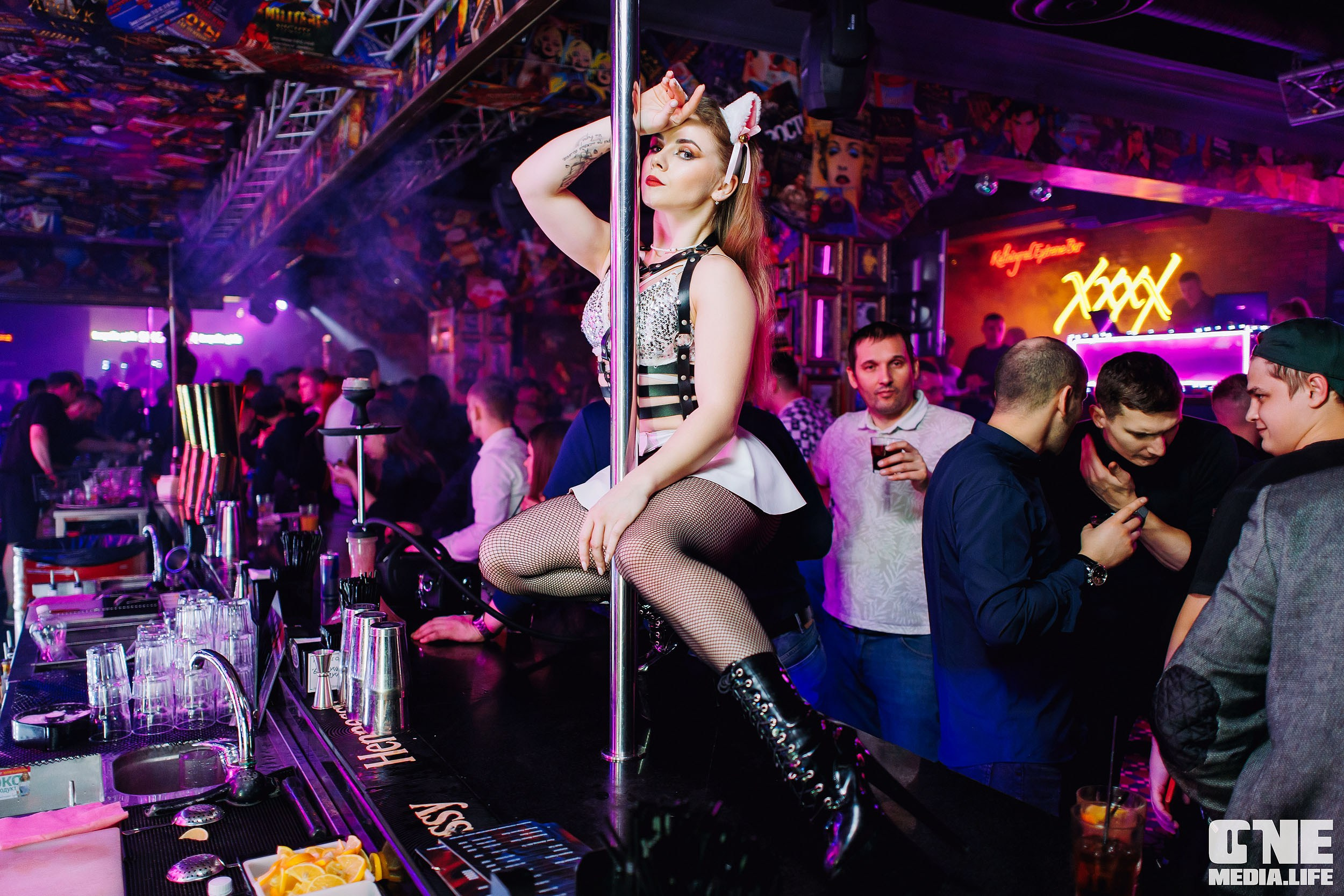 Фоторепортаж из бара XxxX. One Media Life: фоторепортажи, фотоотчеты с мероприятий и заведений