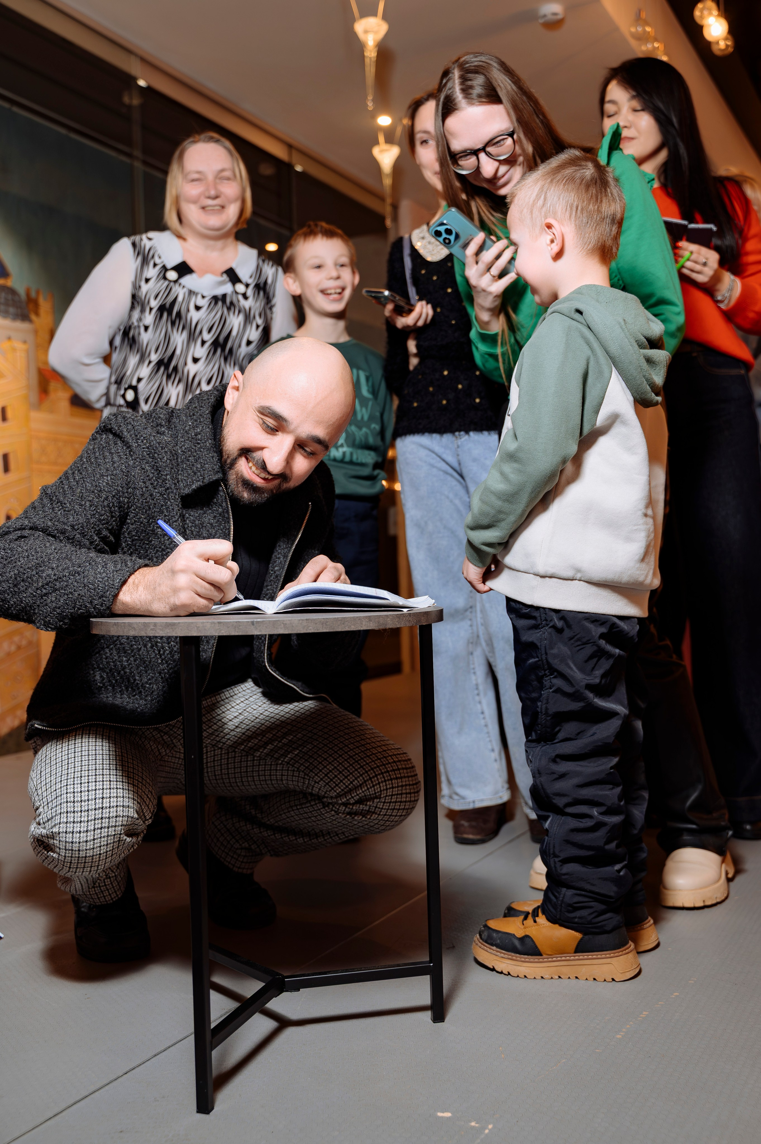 Репортажная съемка, съемка мероприятия, проект factor.by, финалист factor.by, Шамхал Хачатурян, Ибрагим Карасов, фактор бай, фотограф Ольга Шаповалова, съемка фанатов, минск, беларусь