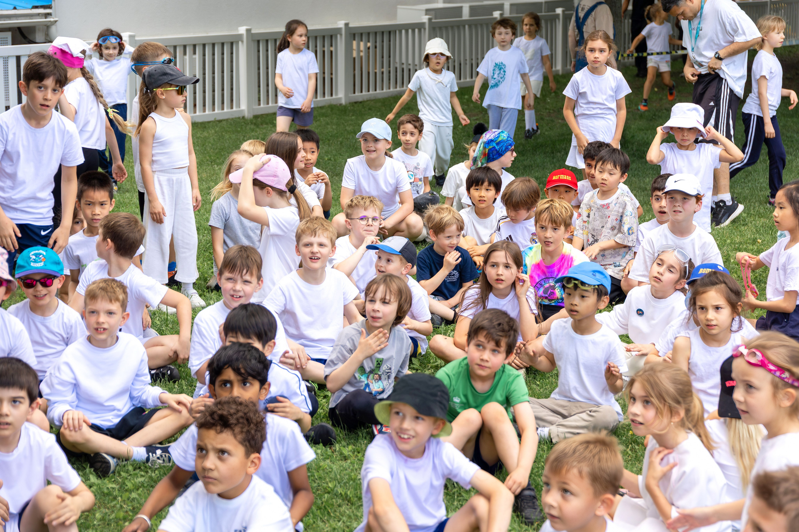 The International School of Moscow. Color Day. Выпускные альбомы для школы и детского сада — школьный фотограф Подольск, Троицк, Щербинка, Москва