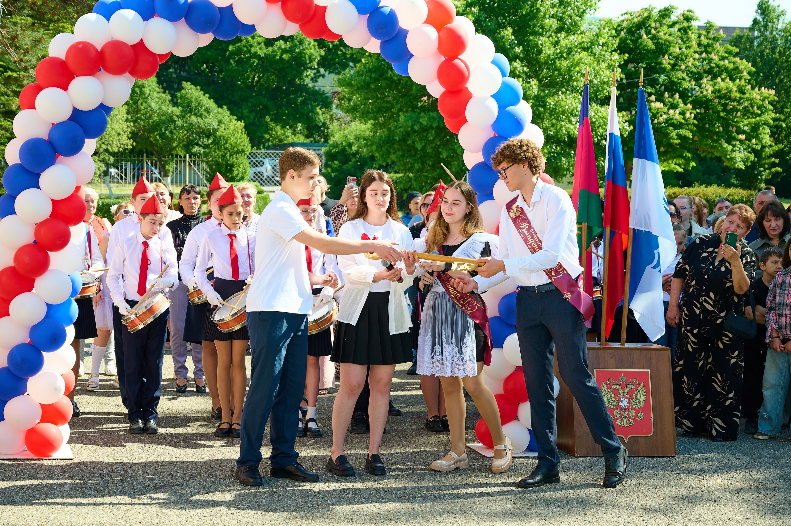 Последний звонок 2025. Жизнь курорта Кабардинка в фотографиях