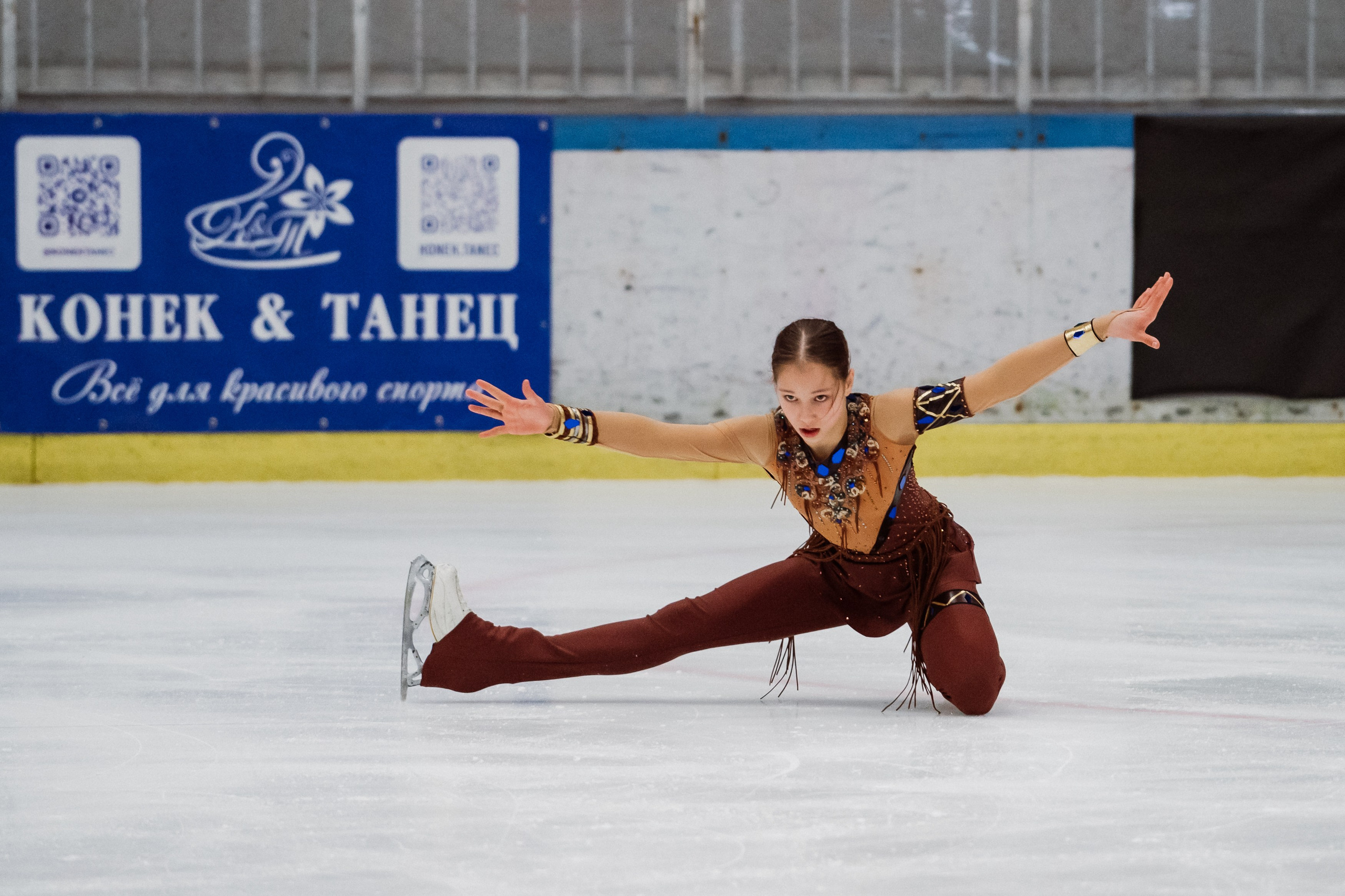 Первенство ДФО и СФО по фигурному катанию на коньках г. Искитим. Воробьева Ксения — Спортивный и танцевальный фотограф Новосибирск