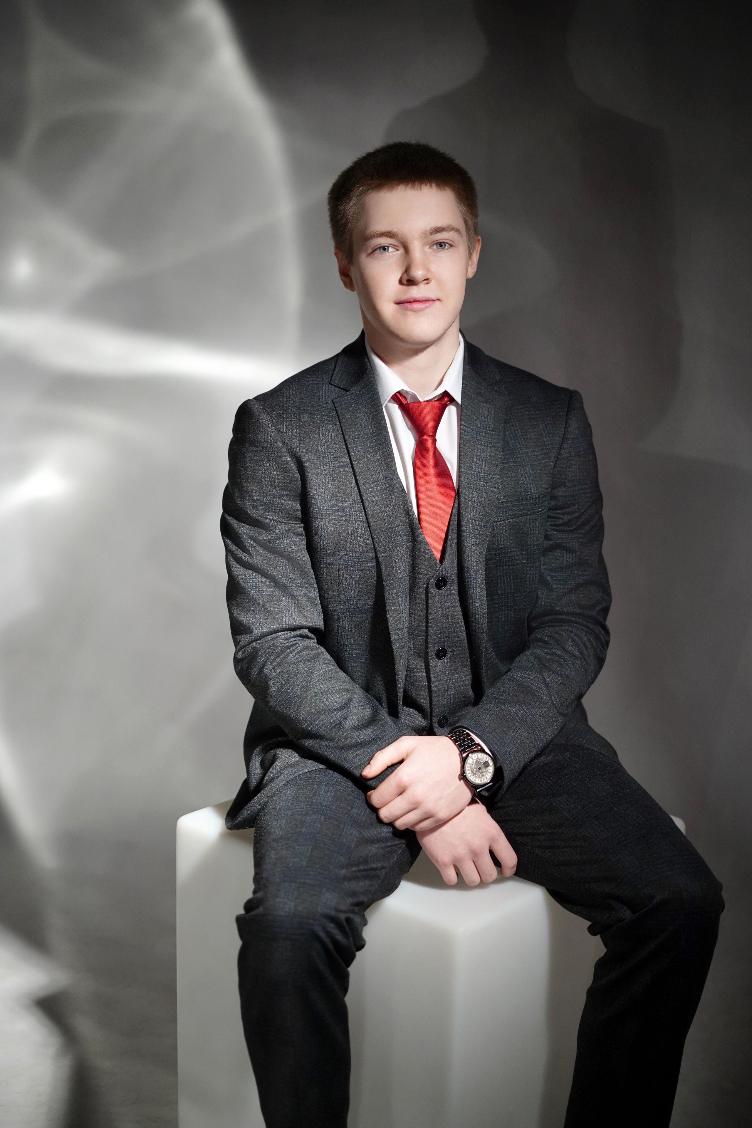 Стиль портрета в студии. GOTRA — выпускные альбомы в Тюмени