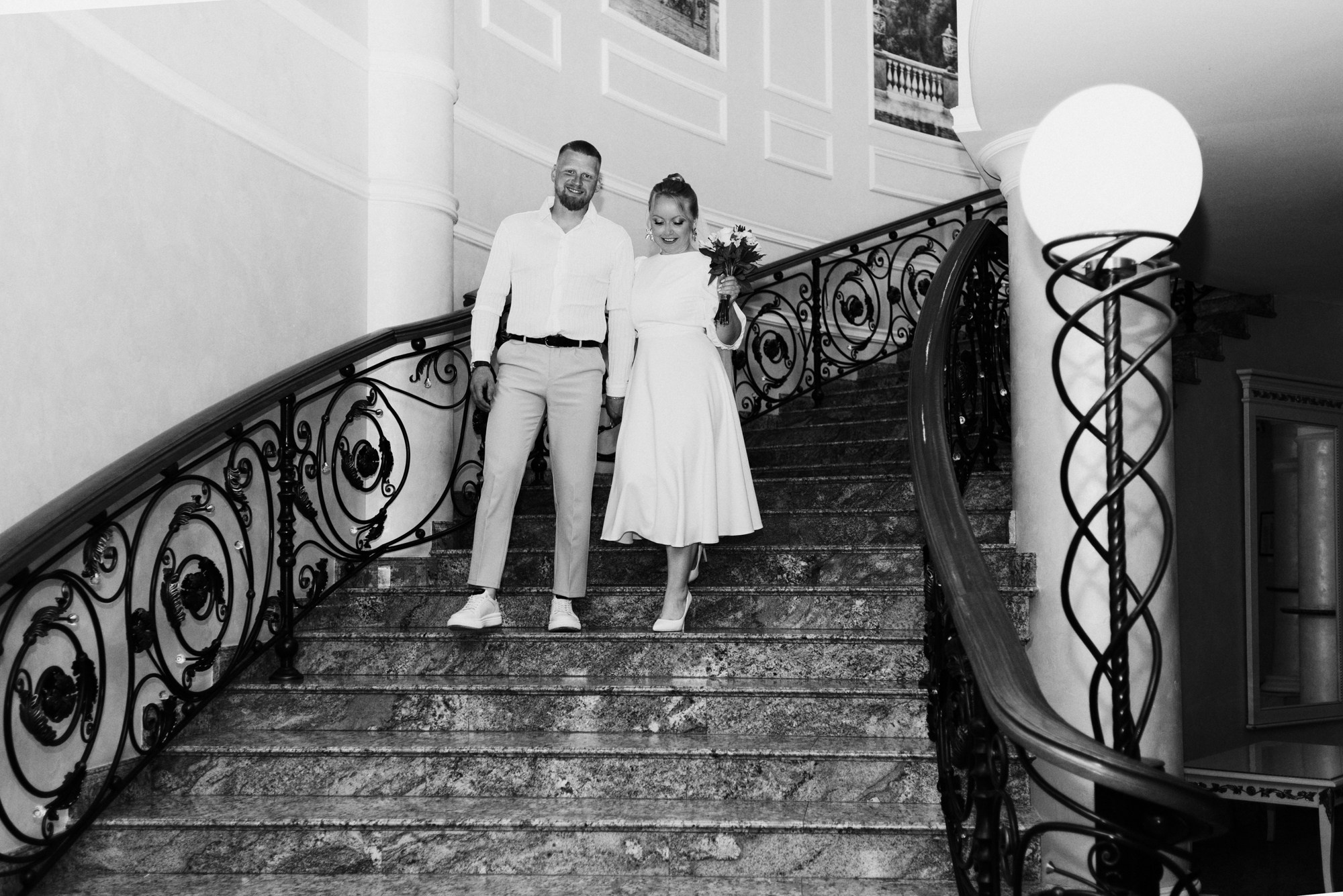 Свадебный фотограф в Тюмени — Фотосессия Павла и Марии на Набережной. Портретный фотограф Тюмень Дарья Мустафина