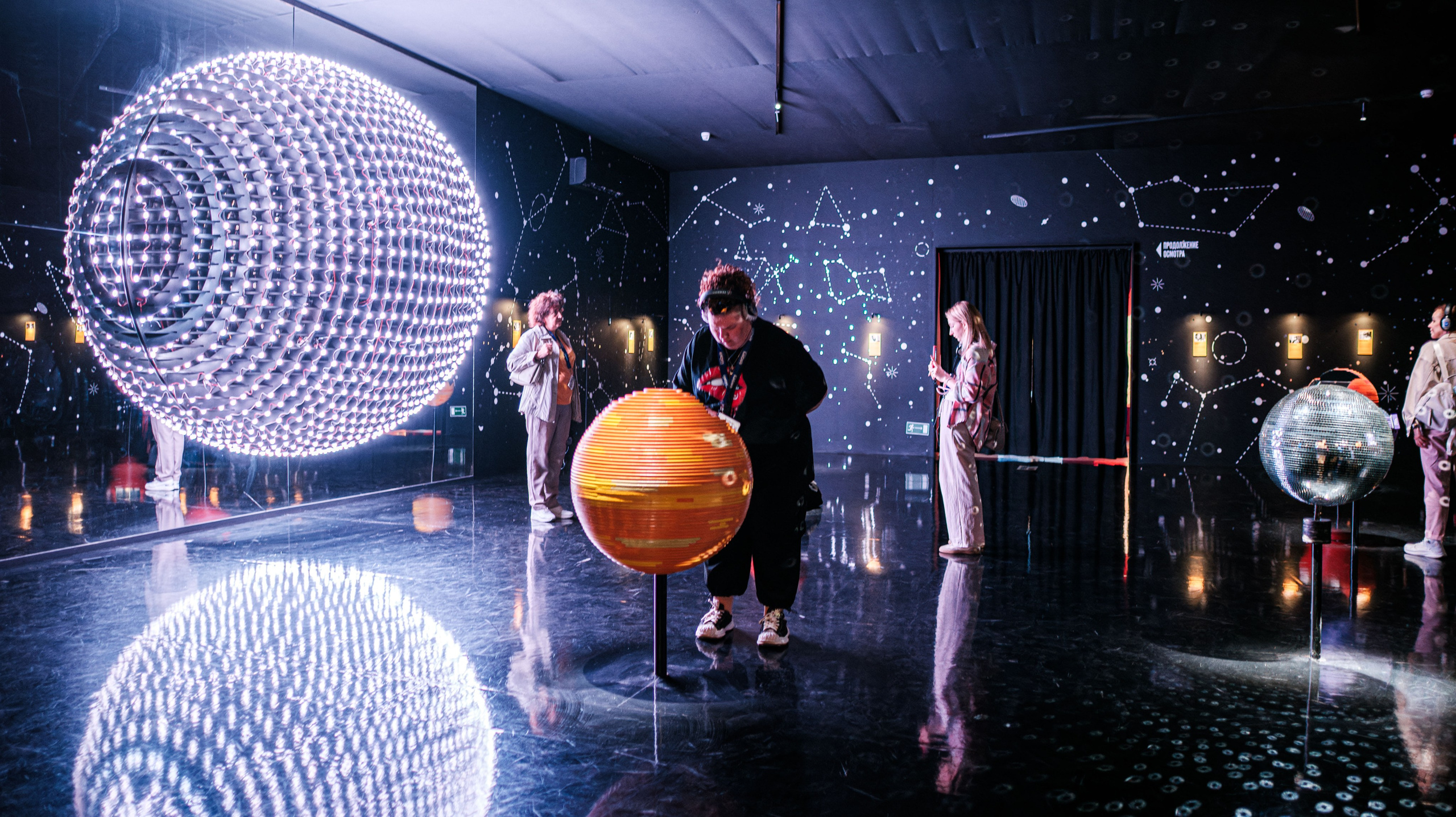 «Виктор Цой. Легенда» Выставка-байопик. Фотограф Балаев Михаил