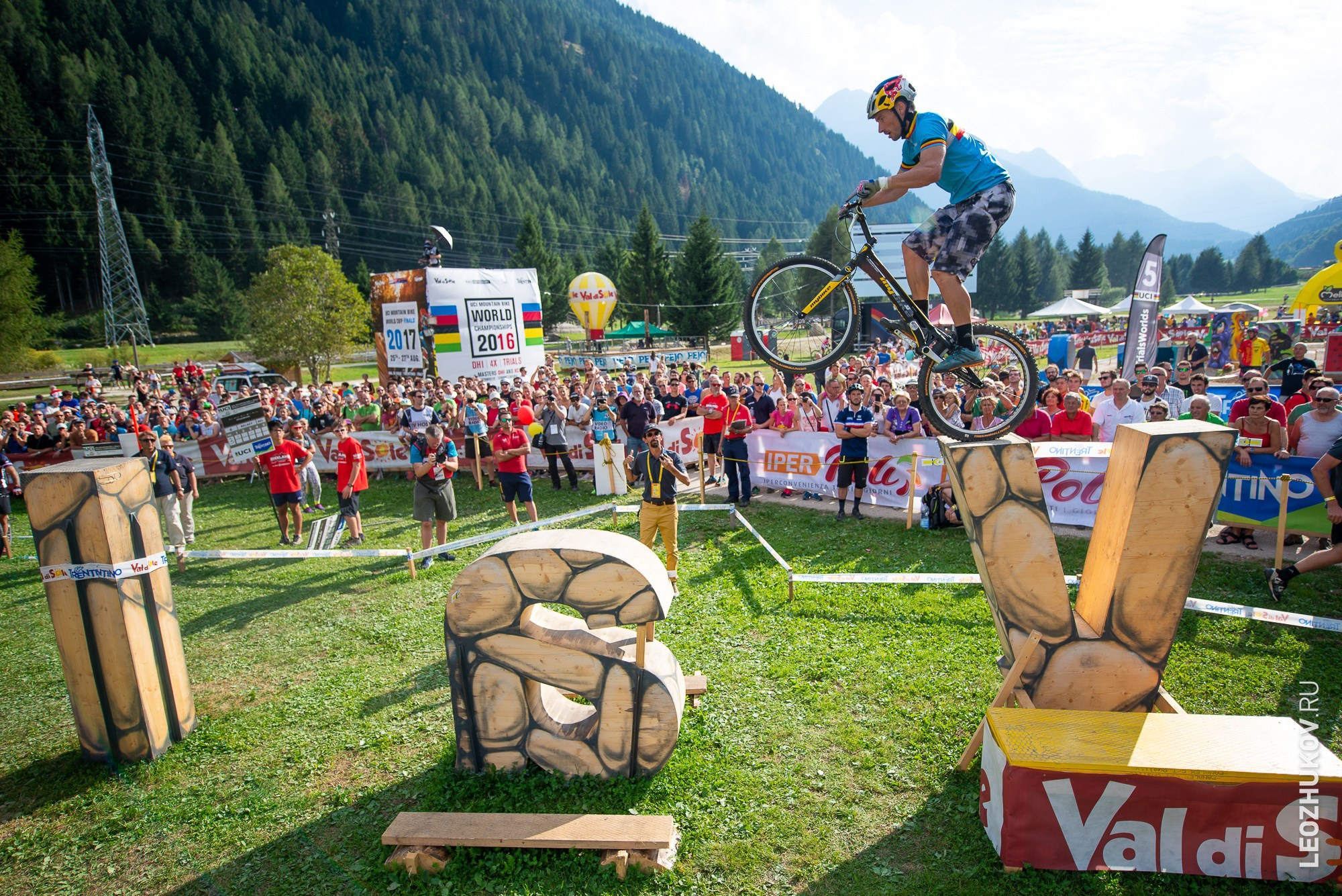 UCI Trials World Championships 2016 — finals. Sports photographer Leonid Zhukov
