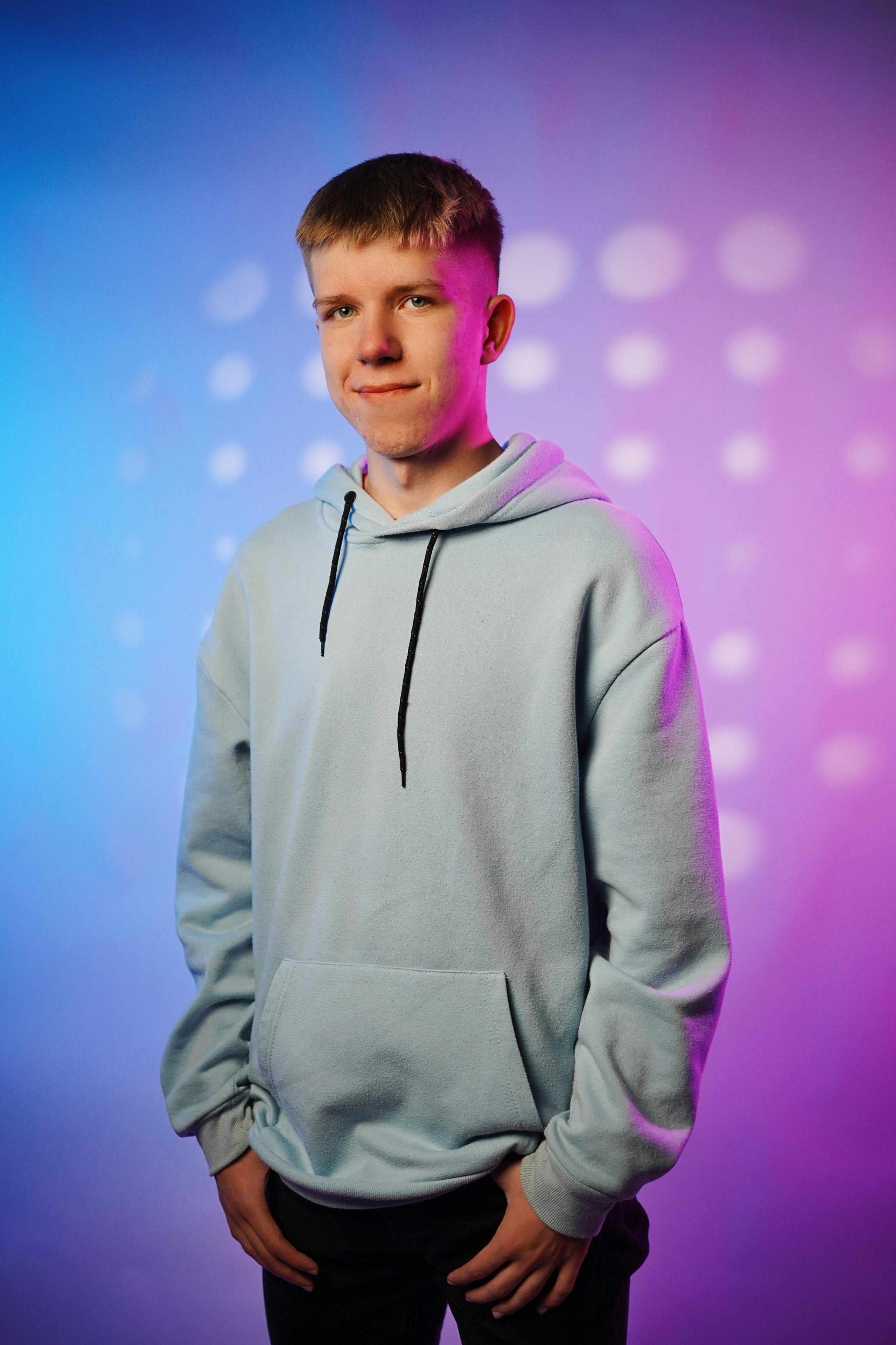 Стиль портрета в студии. GOTRA — выпускные альбомы в Тюмени