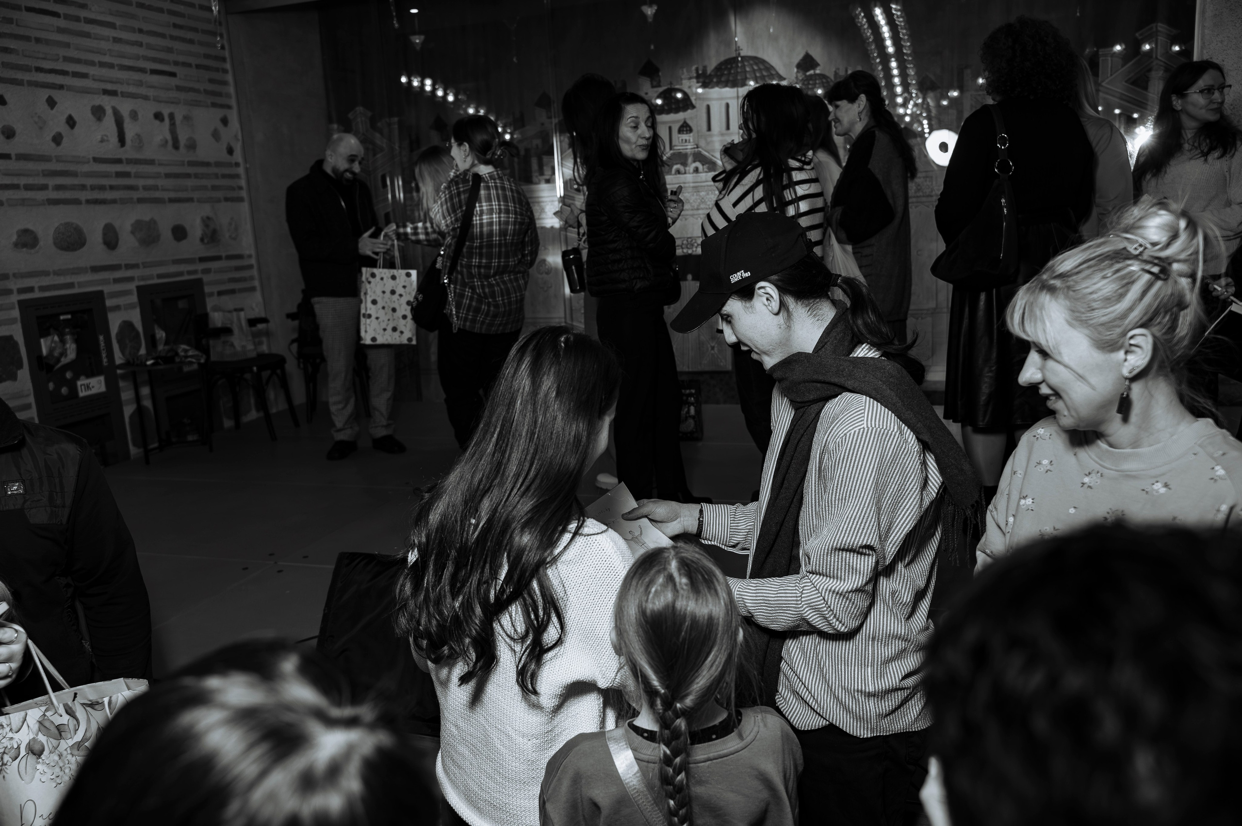 Репортажная съемка, съемка мероприятия, проект factor.by, финалист factor.by, Шамхал Хачатурян, Ибрагим Карасов, фактор бай, фотограф Ольга Шаповалова, съемка фанатов, минск, беларусь