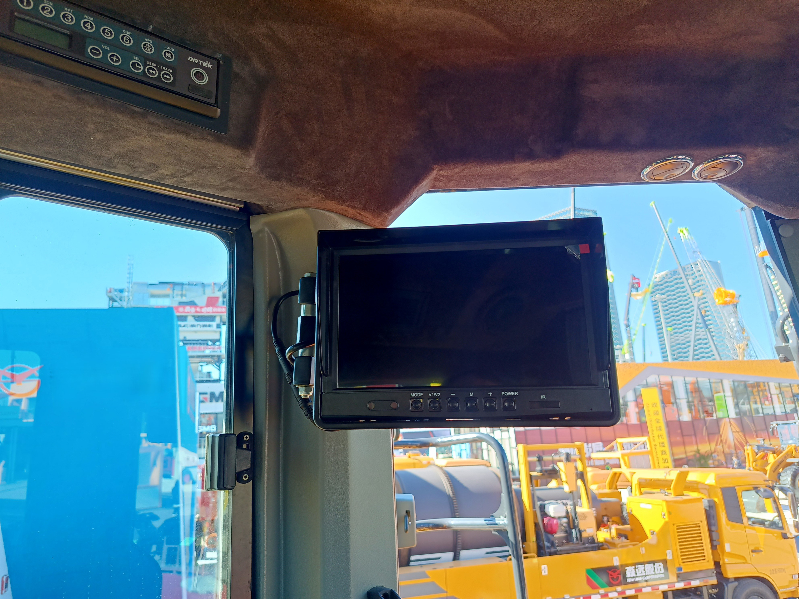 Фото бульдозеры D60. Продажа и обслуживание грузовой техники и спецтехники в г. Новосибирск компания СТИ