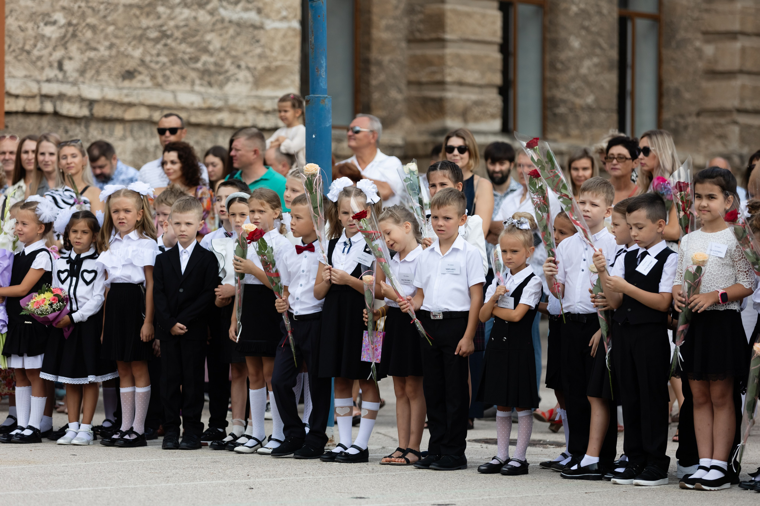 Первый раз — в первый класс. Фотосессия первоклассников 1 сентября. Свадебный фотограф, фотосъемка в Крыму, Севастополе, Симферополе, Ялте