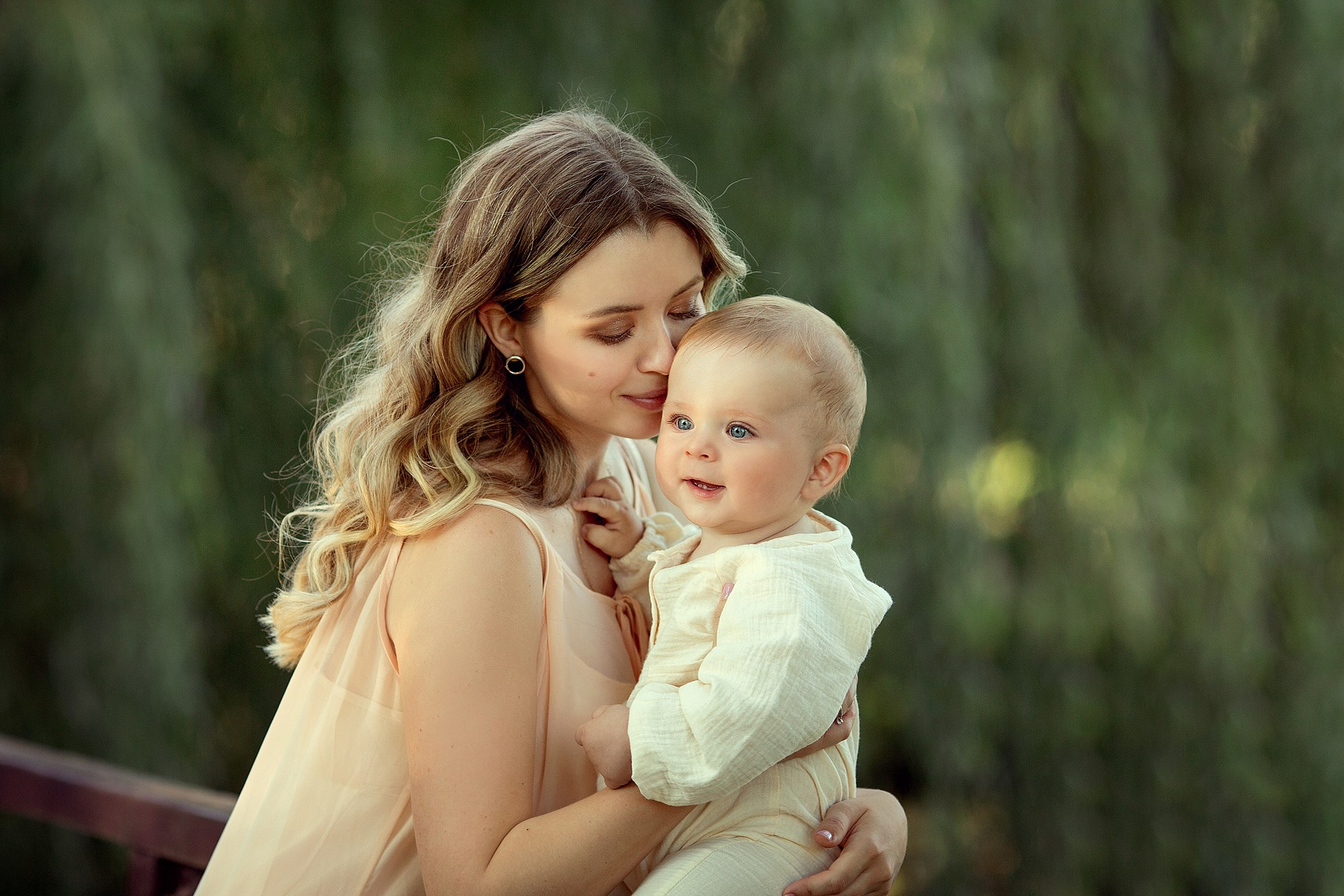 Летняя фотосессия материнства на природе. Tatyana Nadezhdina Family photographer