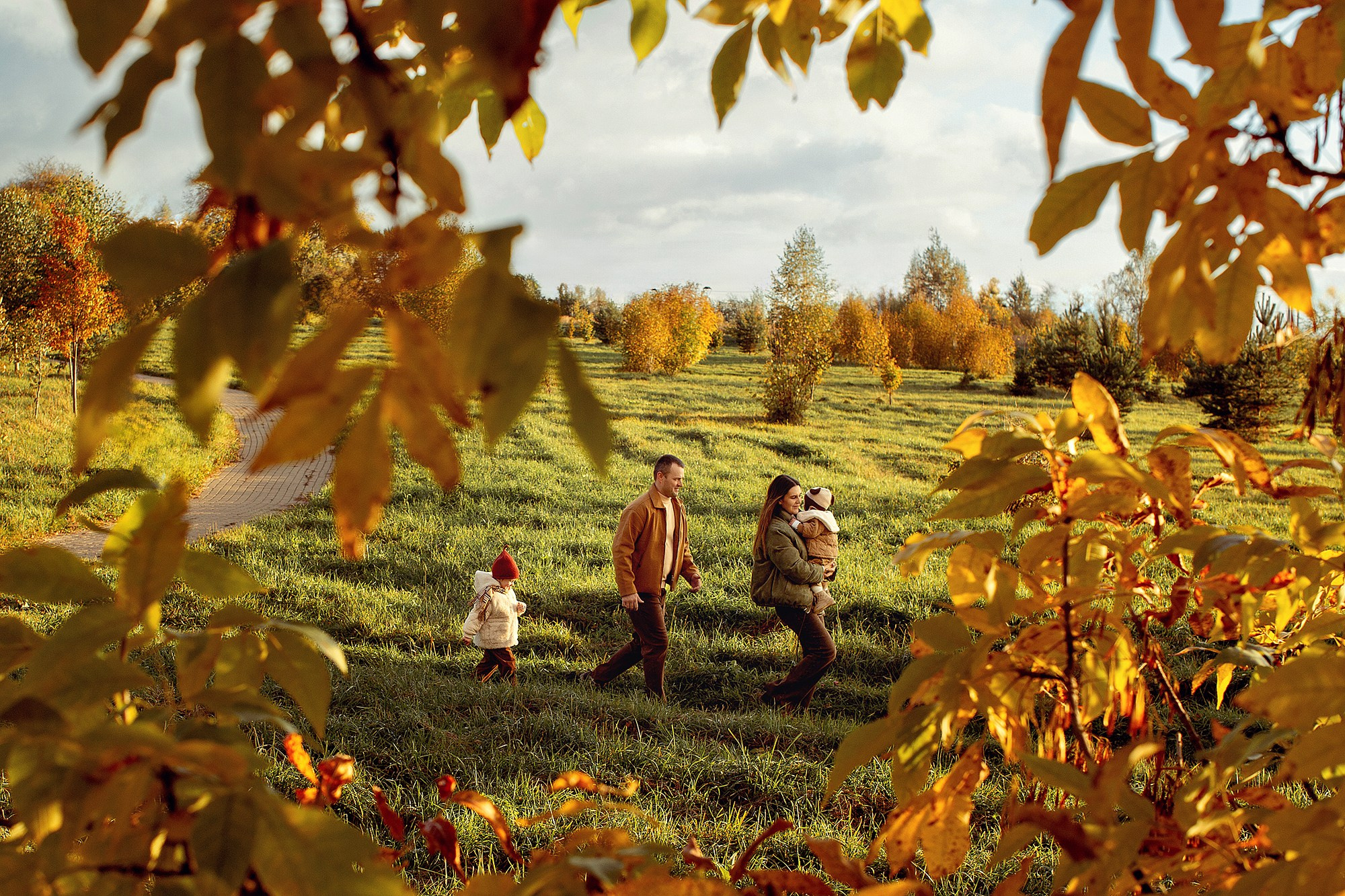Осенняя семейная фотосессия у пруда. Tatyana Nadezhdina Family photographer