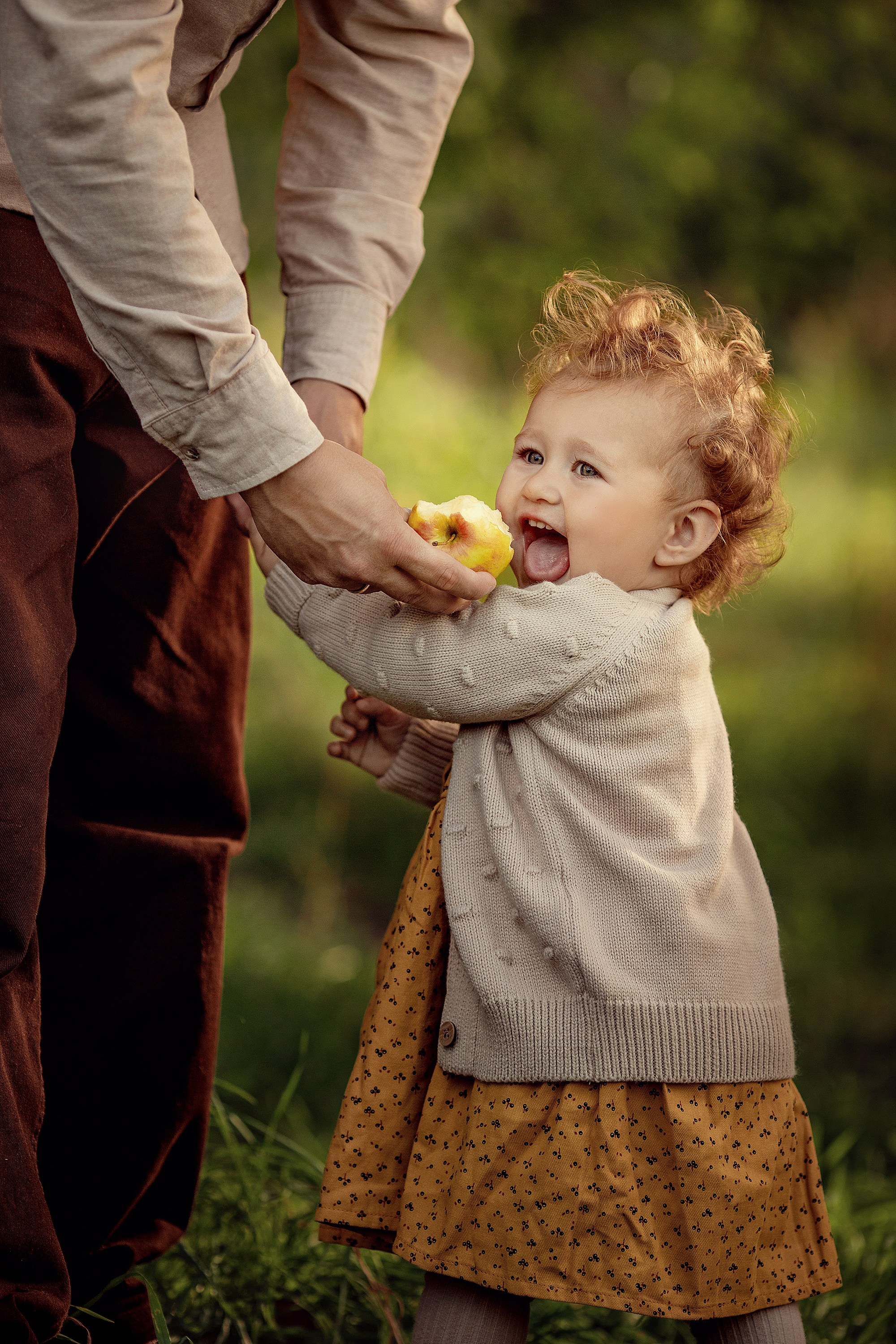 Семейная фотосессия с яблоками. Tatyana Nadezhdina Family photographer