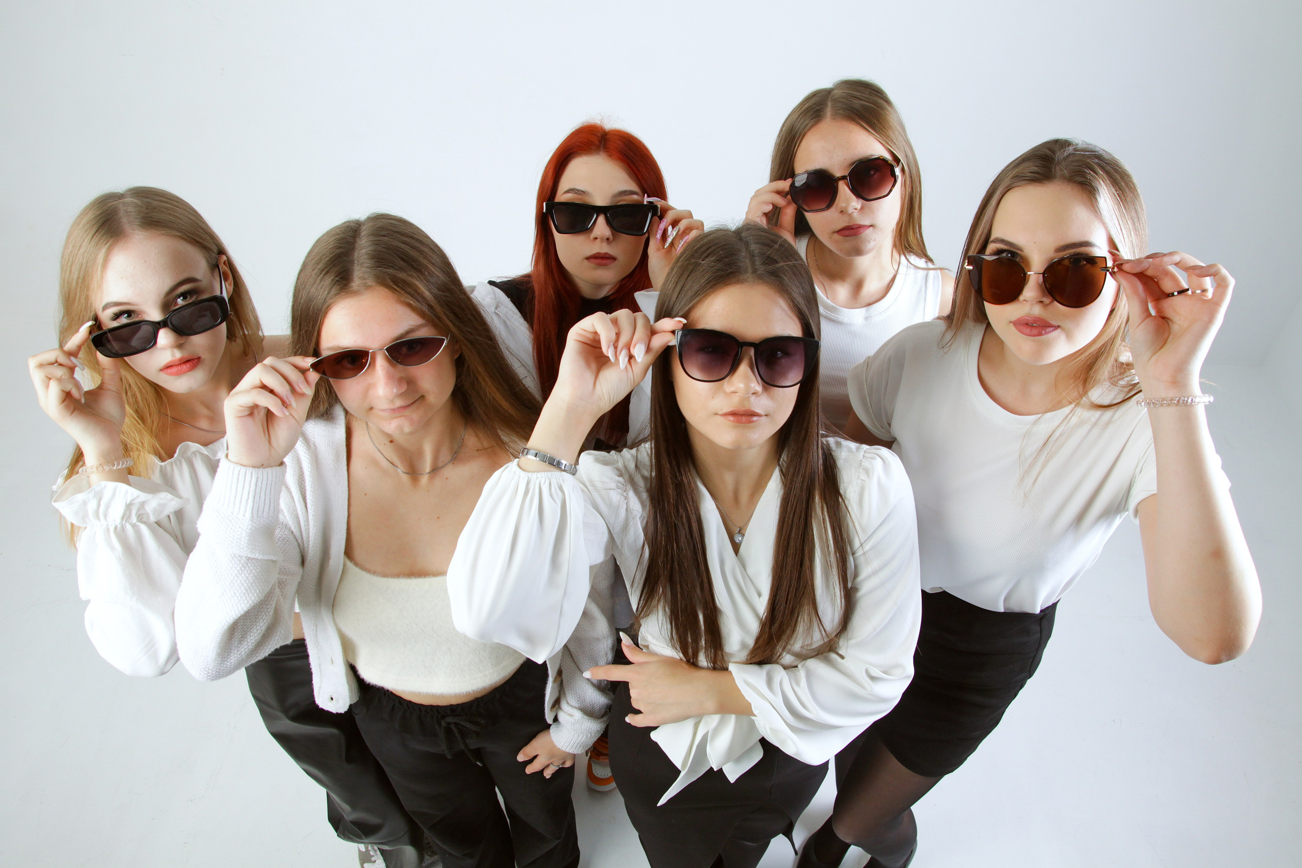 Съемка старшеклассников в студии «СОВА» г. Таганрог. Выпускные альбомы в Таганроге и Ростовской Области