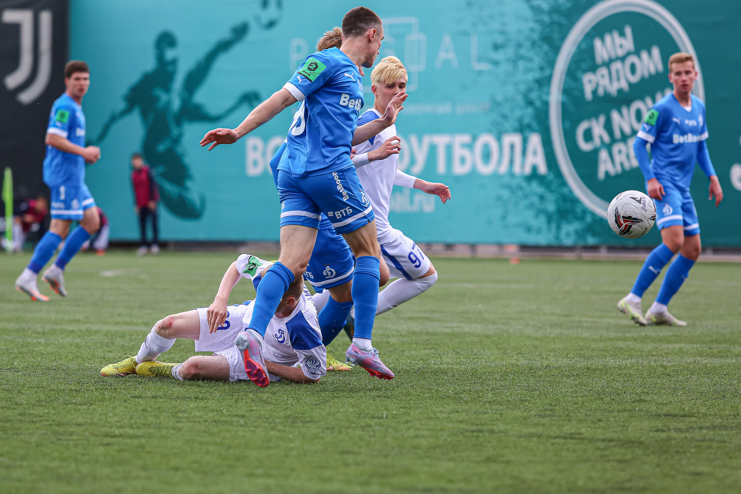 Футбольный матч между командами Динамо СПБ — Динамо 2. Сергей Гусев — спортивная фотография, виртуальные туры, 3д панорамы