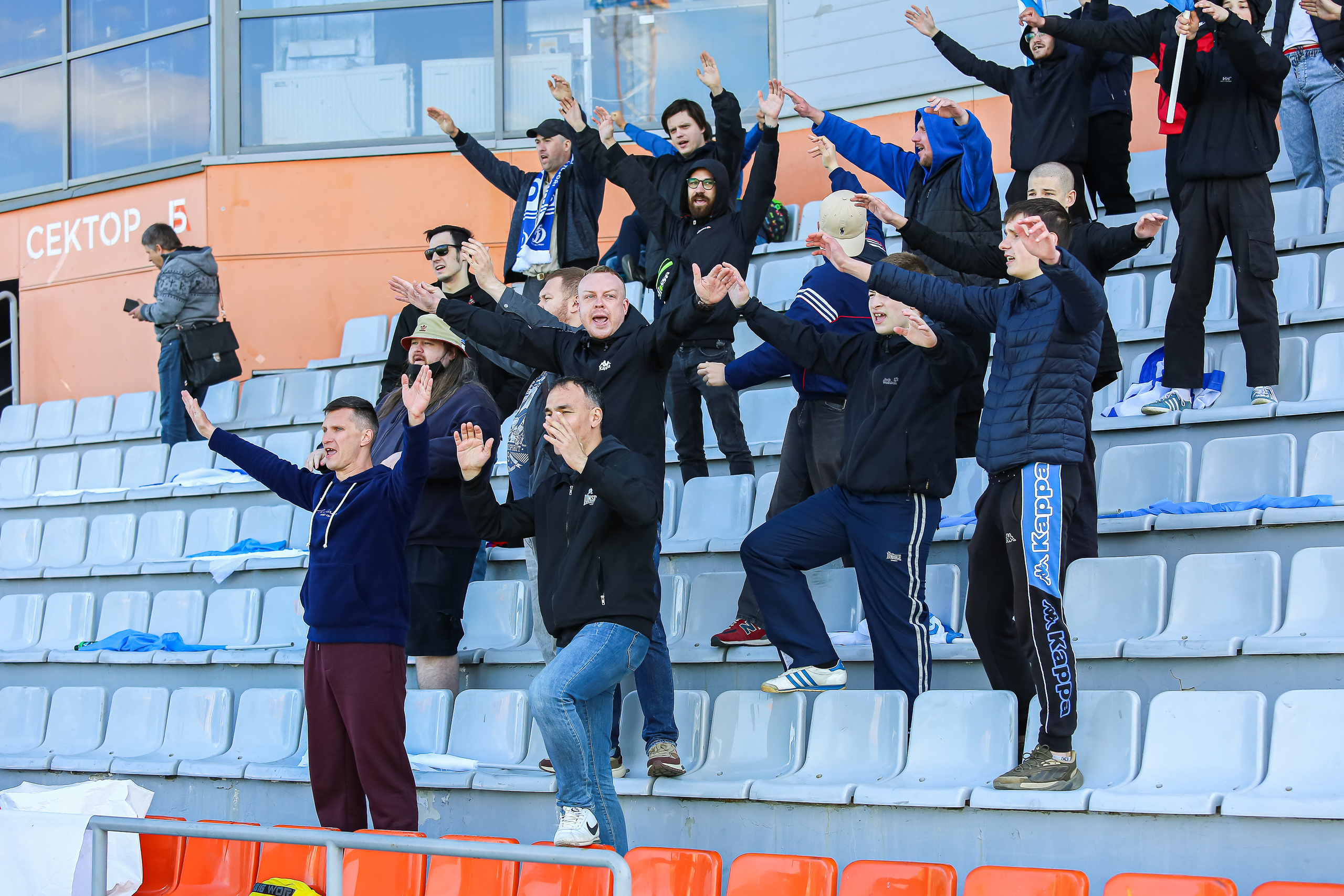 Футбольный матч между командами Динамо СПБ — Динамо 2. Сергей Гусев — спортивная фотография, виртуальные туры, 3д панорамы