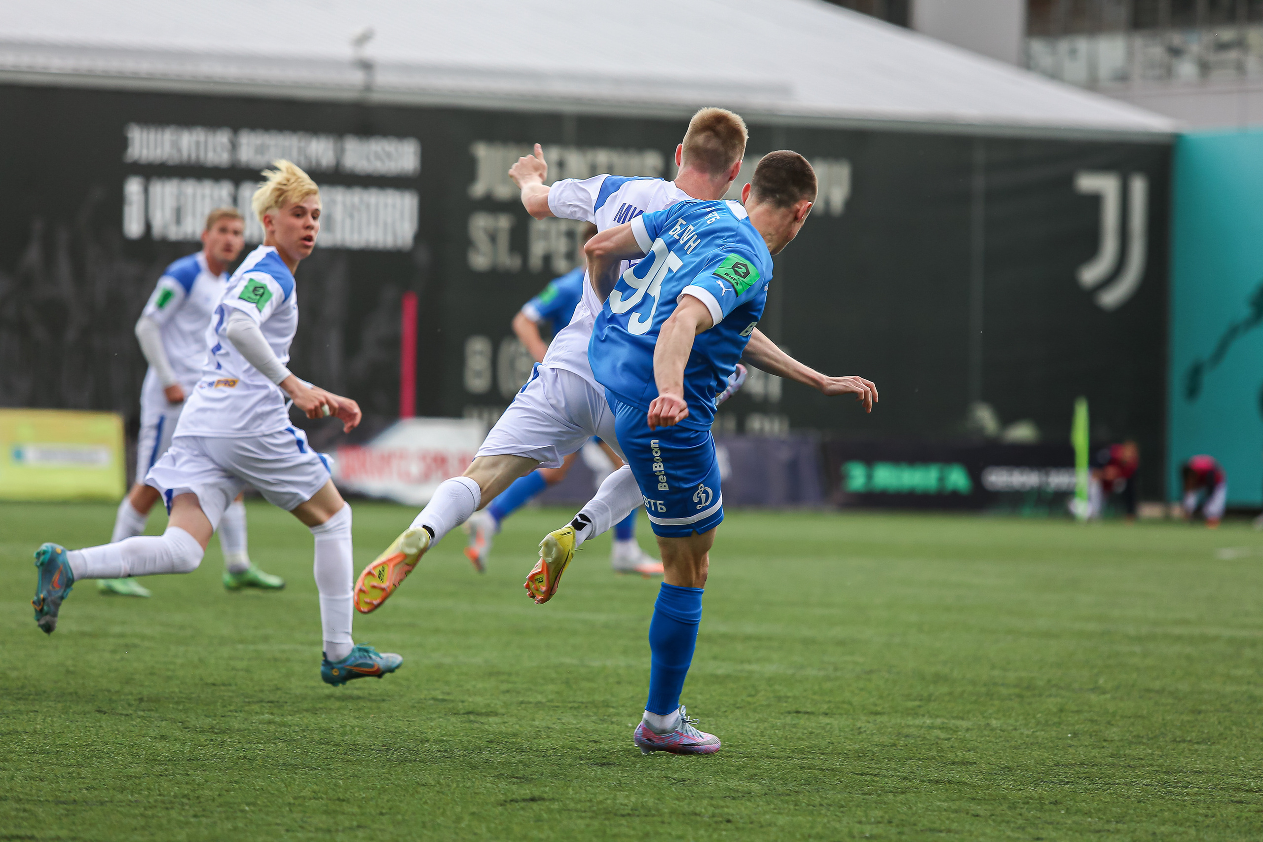 Футбольный матч между командами Динамо СПБ — Динамо 2. Сергей Гусев — спортивная фотография, виртуальные туры, 3д панорамы