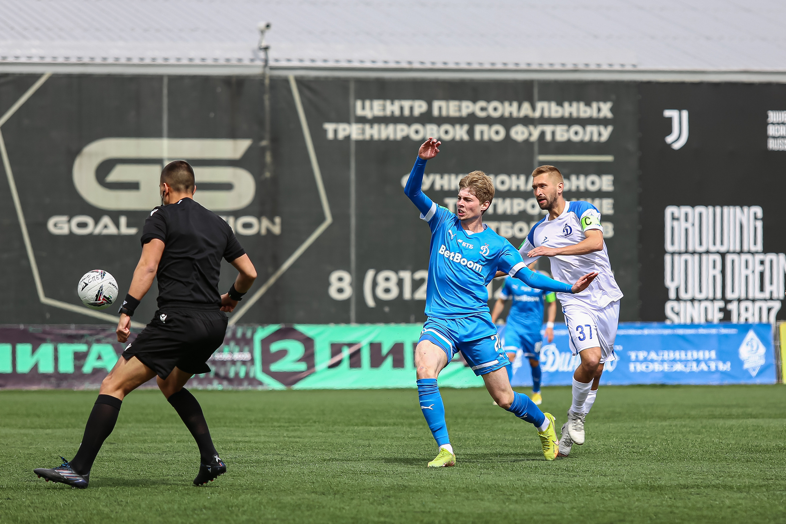 Футбольный матч между командами Динамо СПБ — Динамо 2. Сергей Гусев — спортивная фотография, виртуальные туры, 3д панорамы