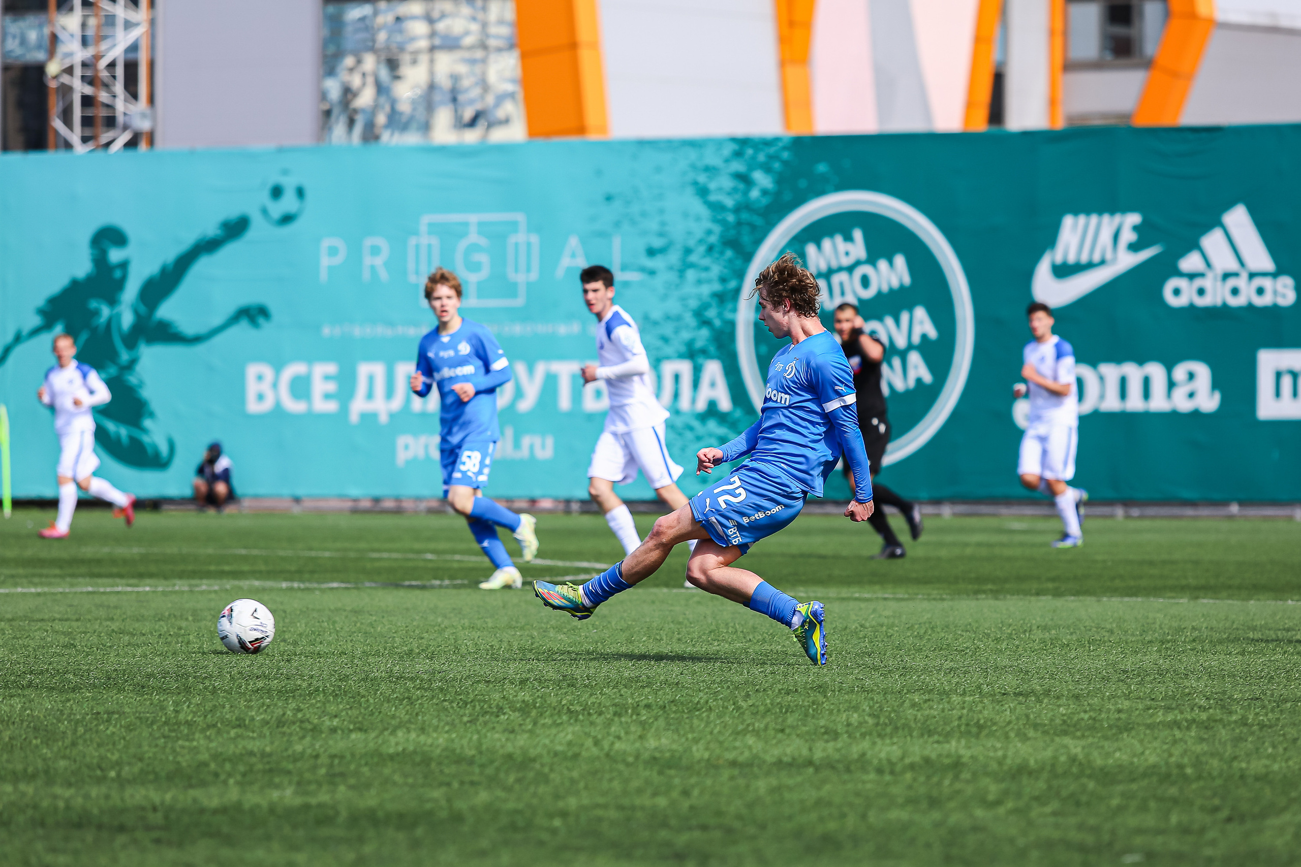 Футбольный матч между командами Динамо СПБ — Динамо 2. Сергей Гусев — спортивная фотография, виртуальные туры, 3д панорамы