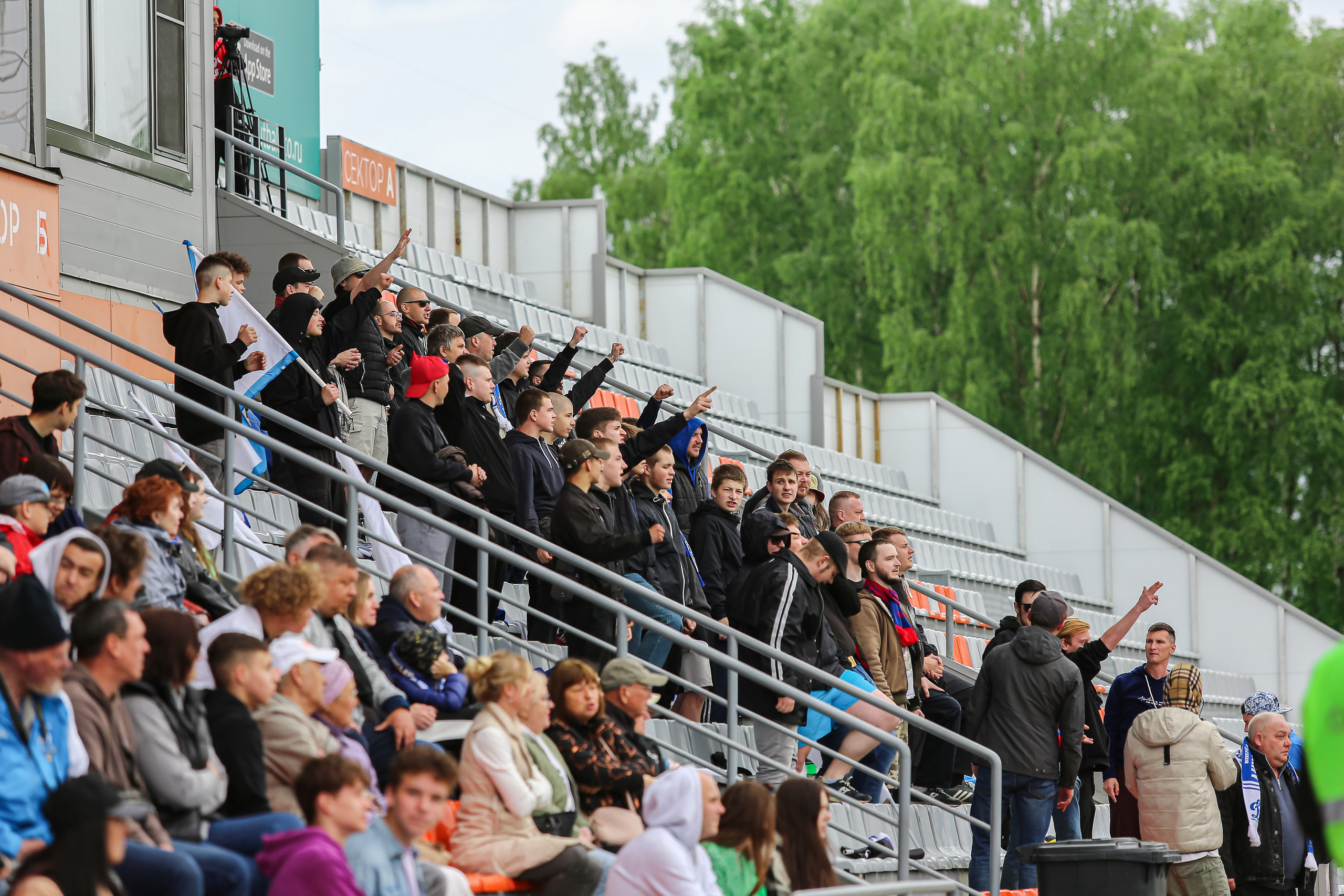 Футбольный матч между командами Динамо СПБ — Динамо 2. Сергей Гусев — спортивная фотография, виртуальные туры, 3д панорамы