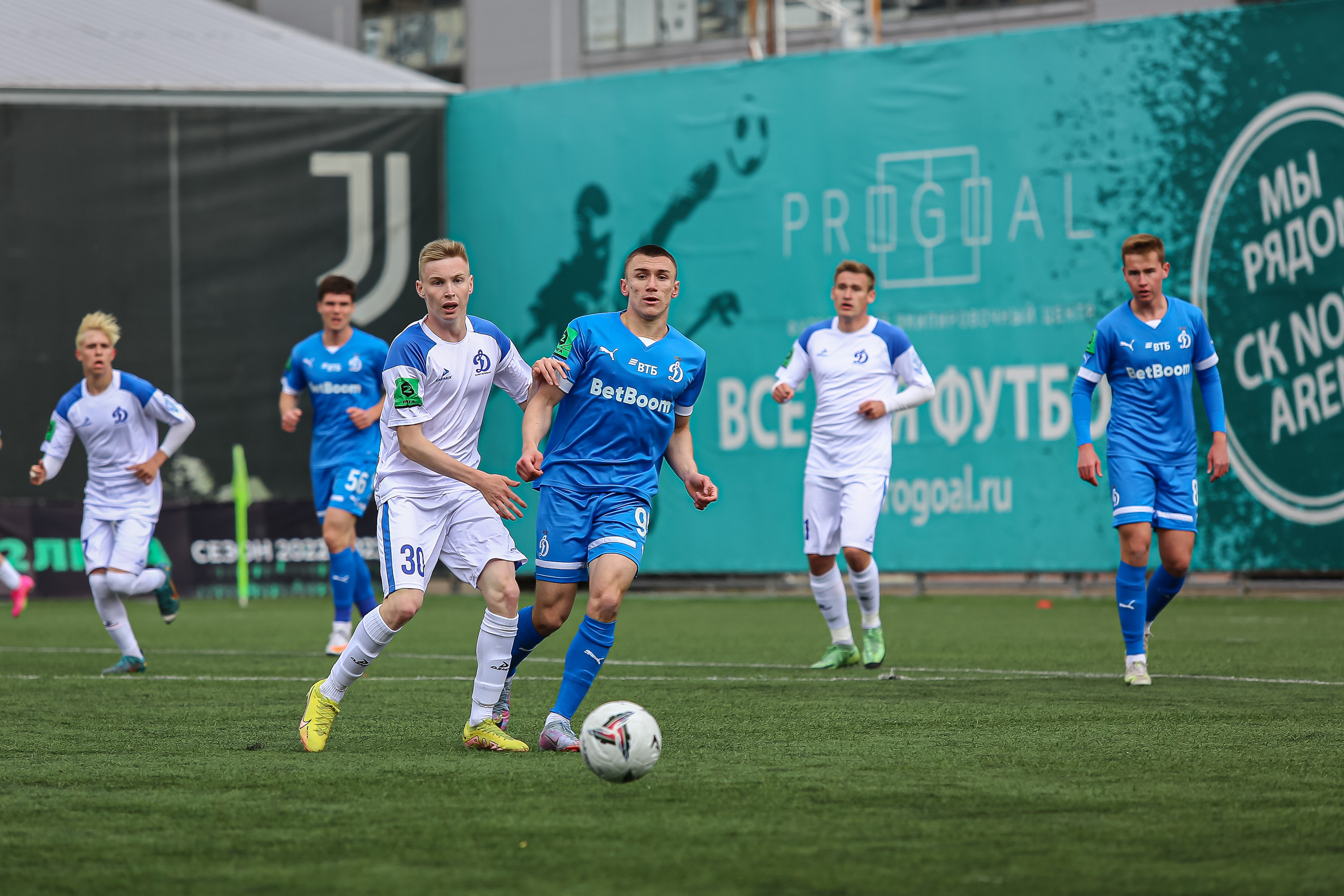 Футбольный матч между командами Динамо СПБ — Динамо 2. Сергей Гусев — спортивная фотография, виртуальные туры, 3д панорамы