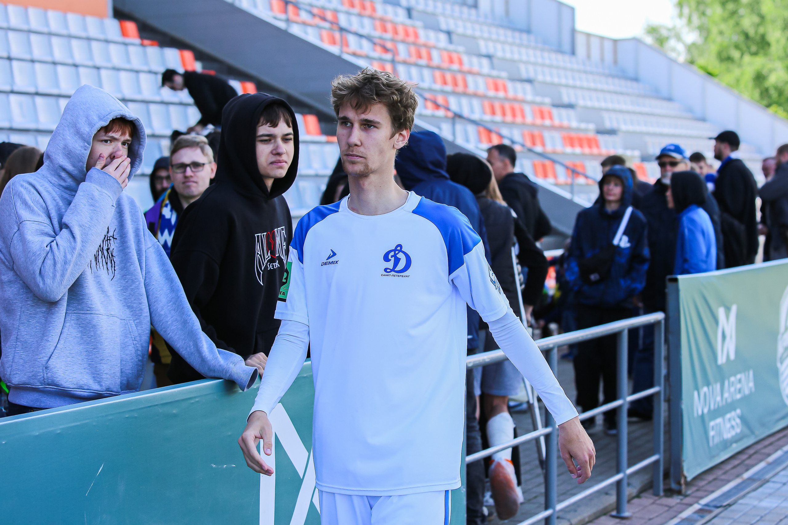 Футбольный матч между командами Динамо СПБ — Динамо 2. Сергей Гусев — спортивная фотография, виртуальные туры, 3д панорамы