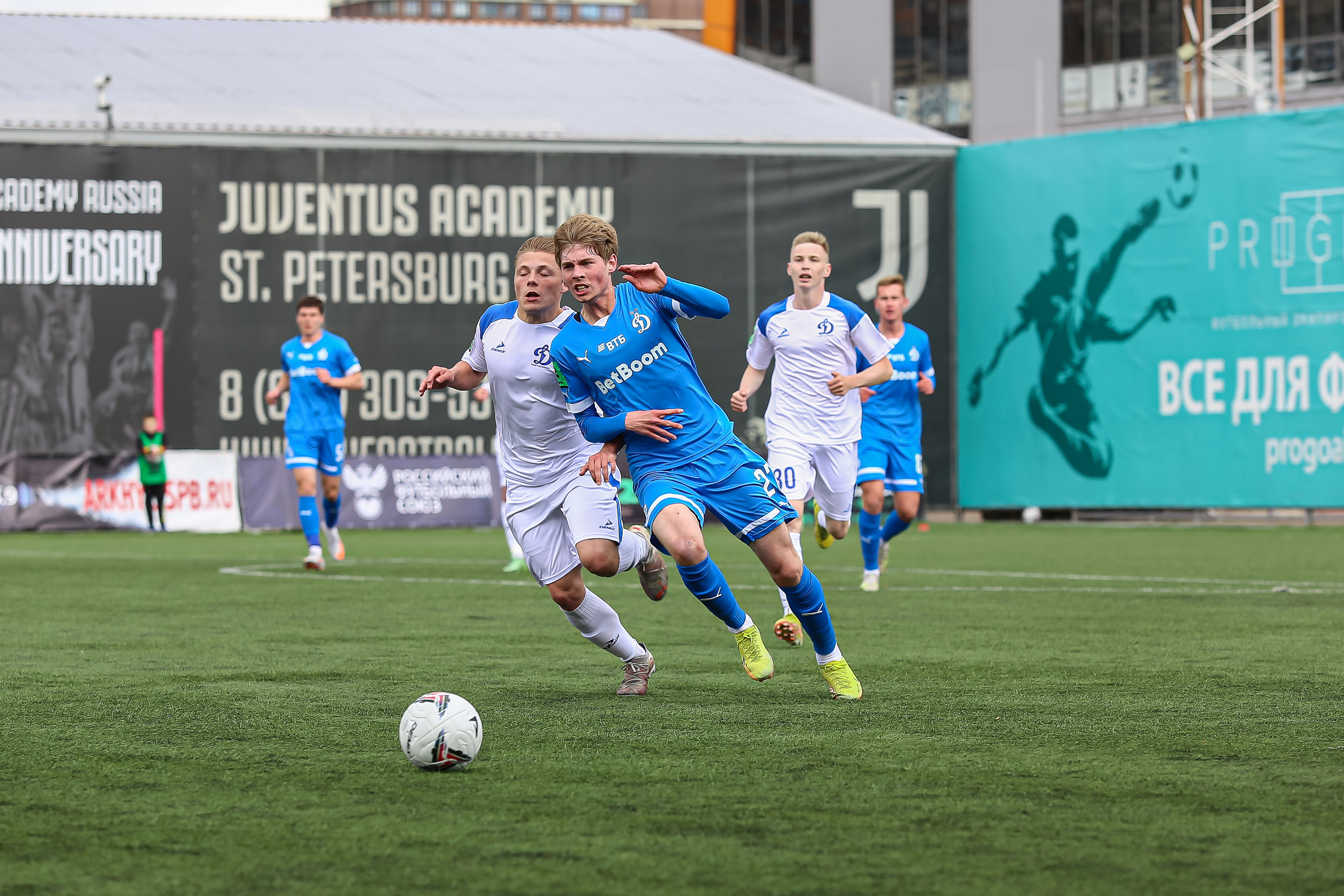 Футбольный матч между командами Динамо СПБ — Динамо 2. Сергей Гусев — спортивная фотография, виртуальные туры, 3д панорамы