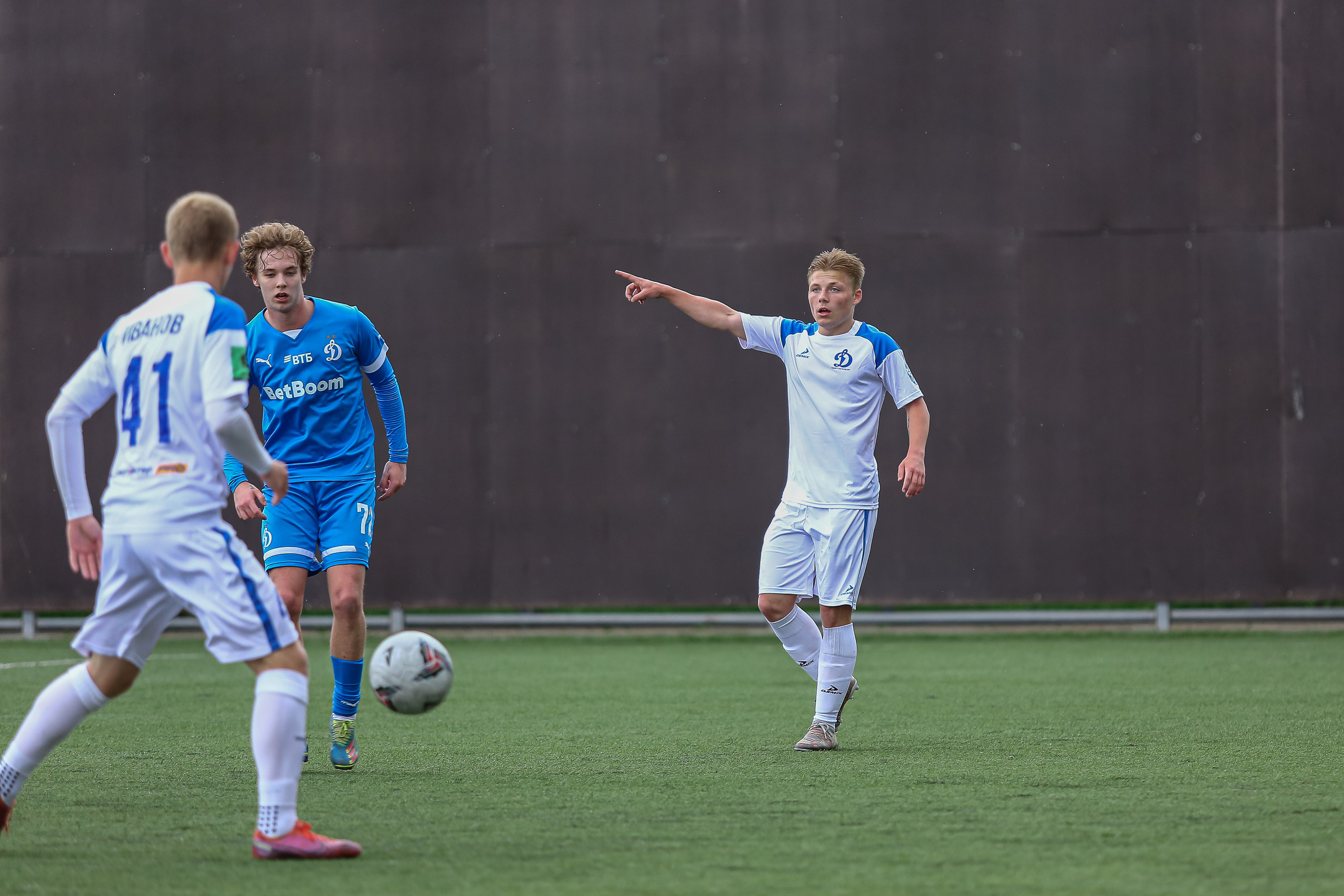 Футбольный матч между командами Динамо СПБ — Динамо 2. Сергей Гусев — спортивная фотография, виртуальные туры, 3д панорамы