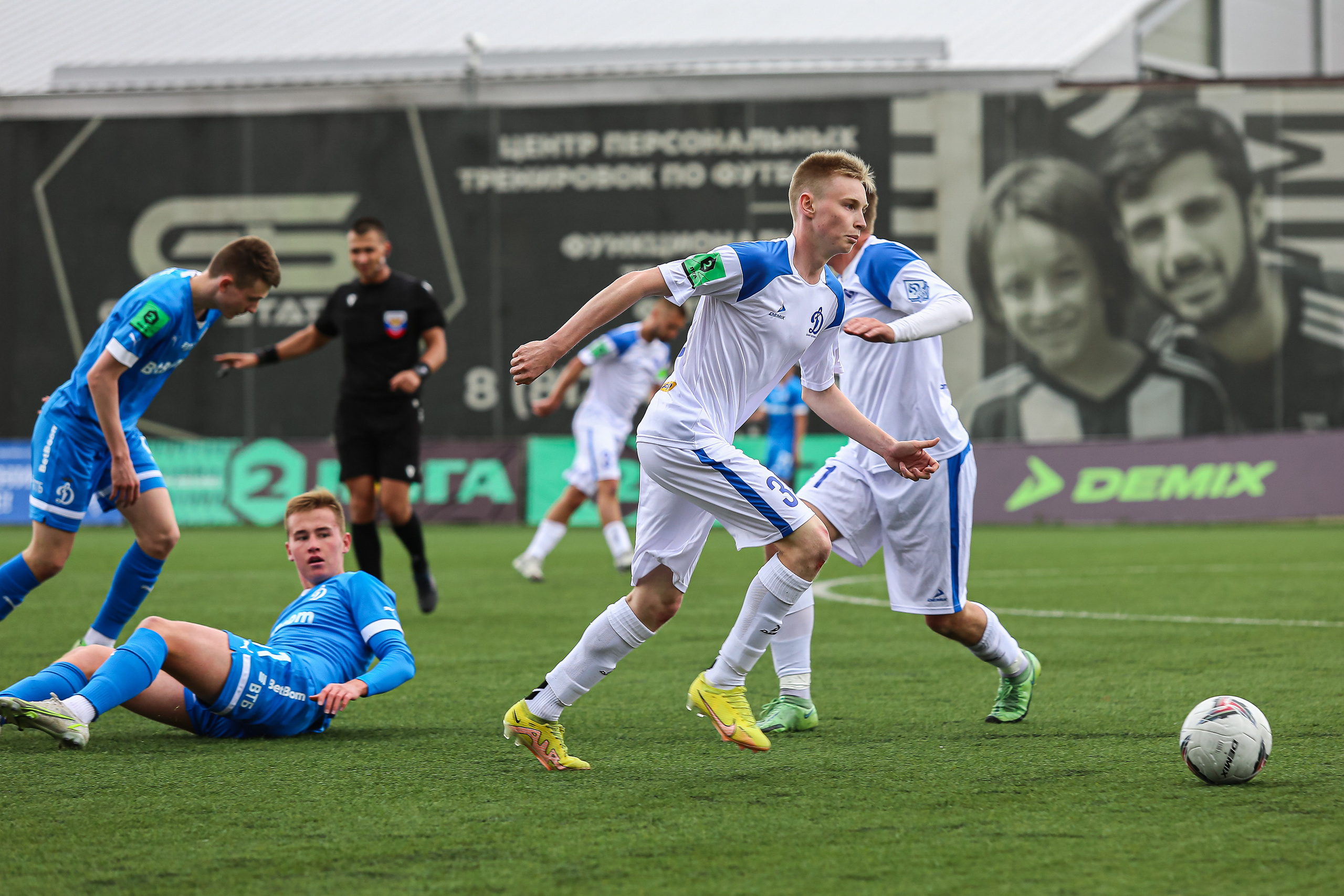 Футбольный матч между командами Динамо СПБ — Динамо 2. Сергей Гусев — спортивная фотография, виртуальные туры, 3д панорамы