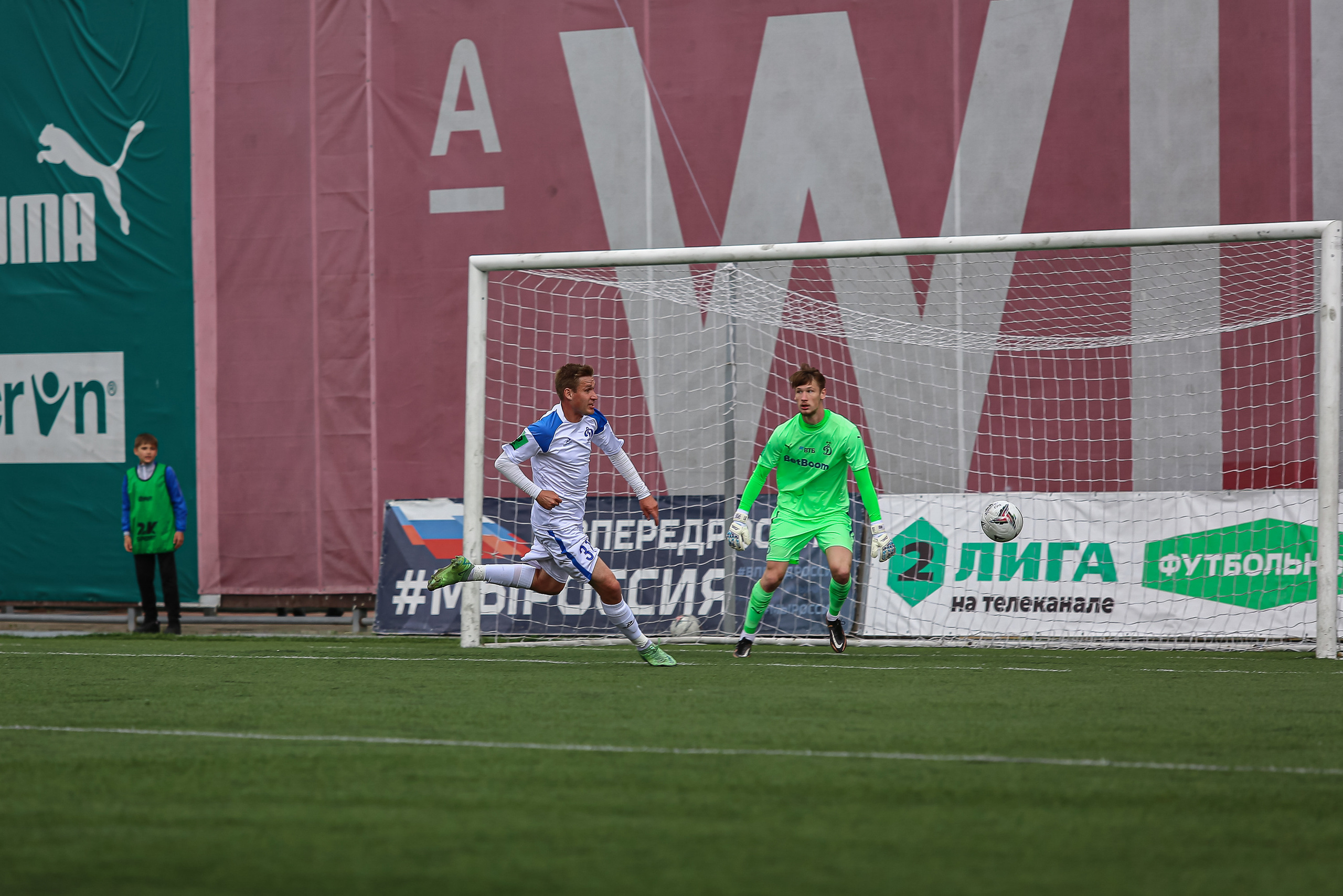 Футбольный матч между командами Динамо СПБ — Динамо 2. Сергей Гусев — спортивная фотография, виртуальные туры, 3д панорамы