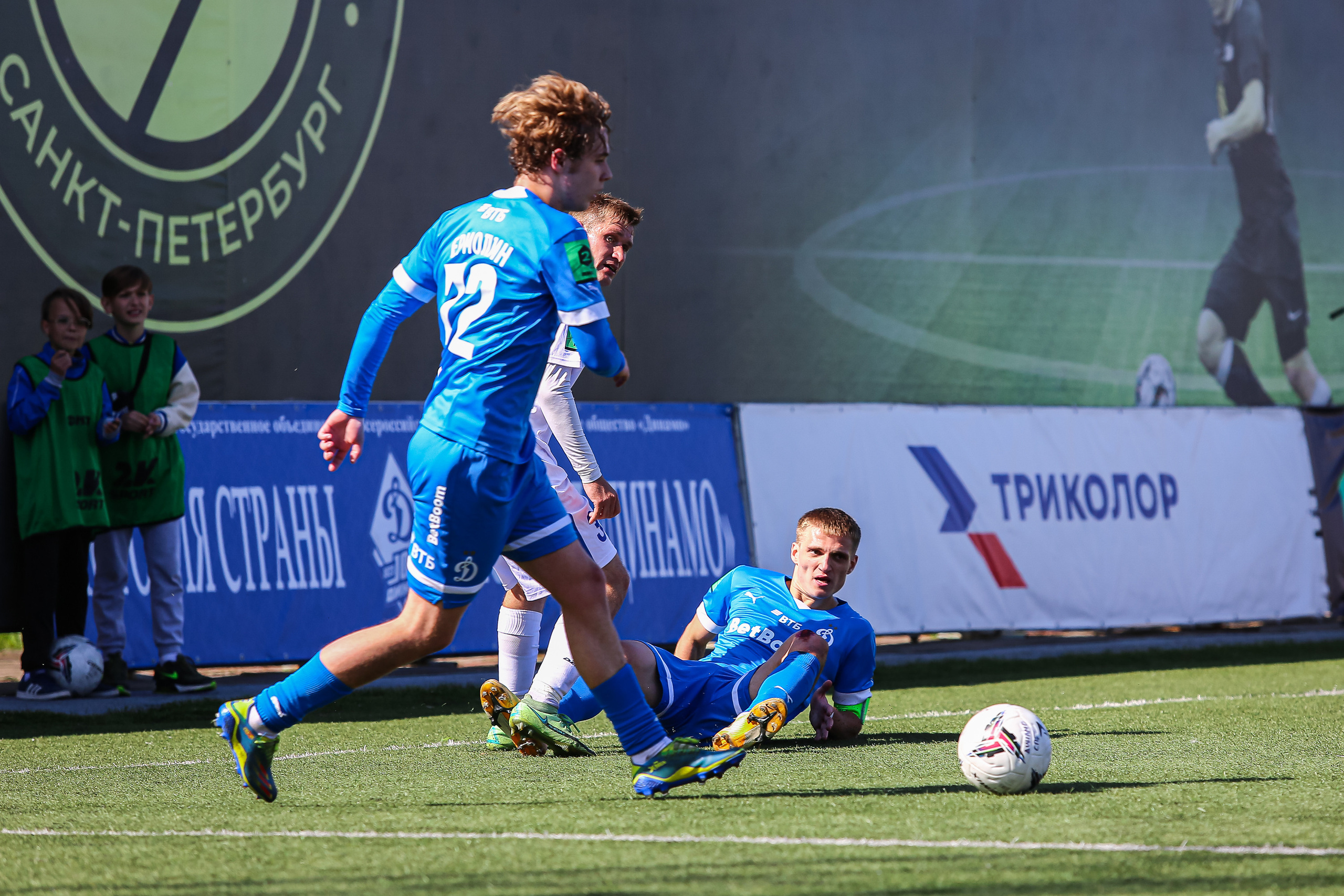 Футбольный матч между командами Динамо СПБ — Динамо 2. Сергей Гусев — спортивная фотография, виртуальные туры, 3д панорамы