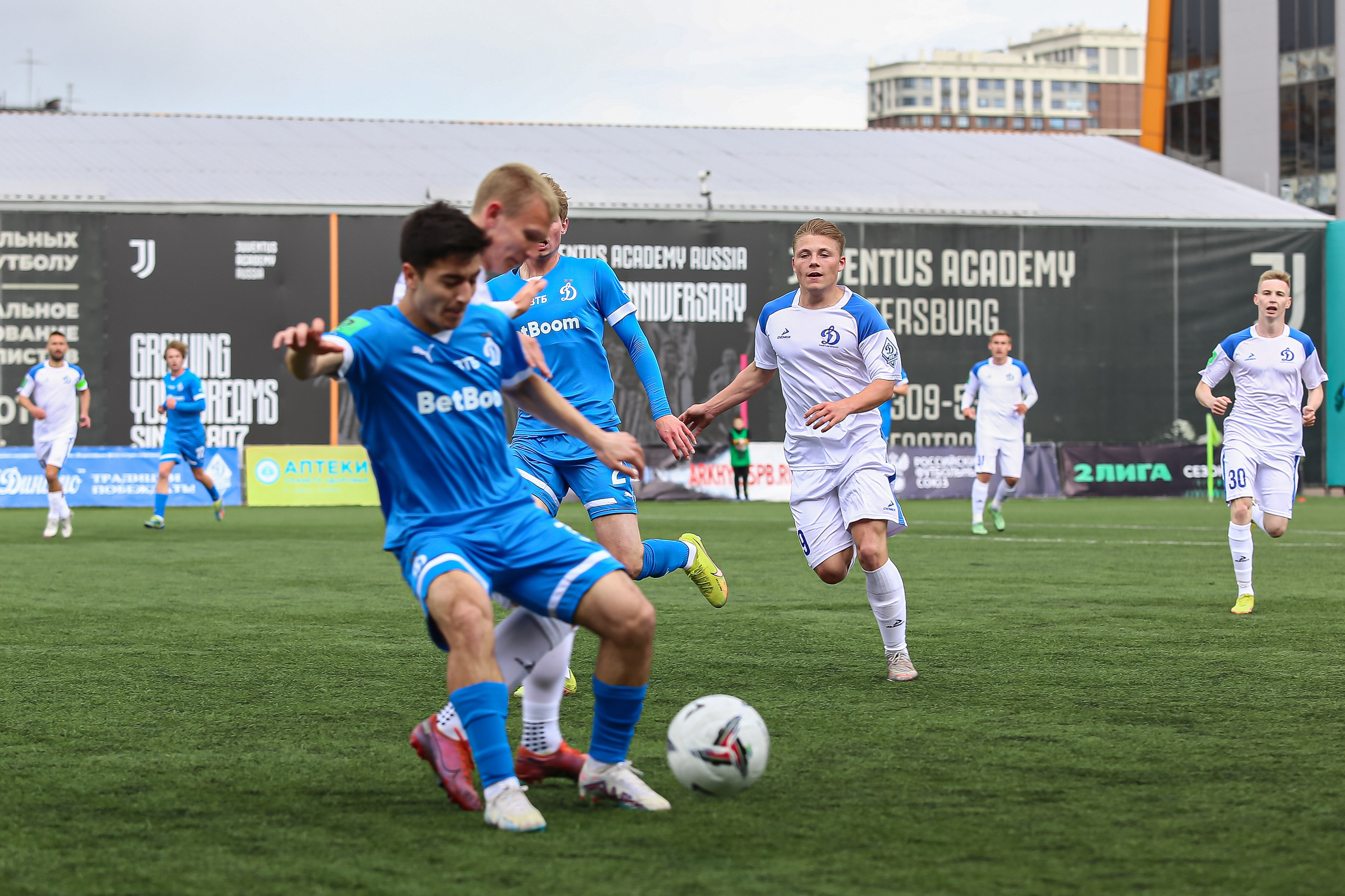 Футбольный матч между командами Динамо СПБ — Динамо 2. Сергей Гусев — спортивная фотография, виртуальные туры, 3д панорамы