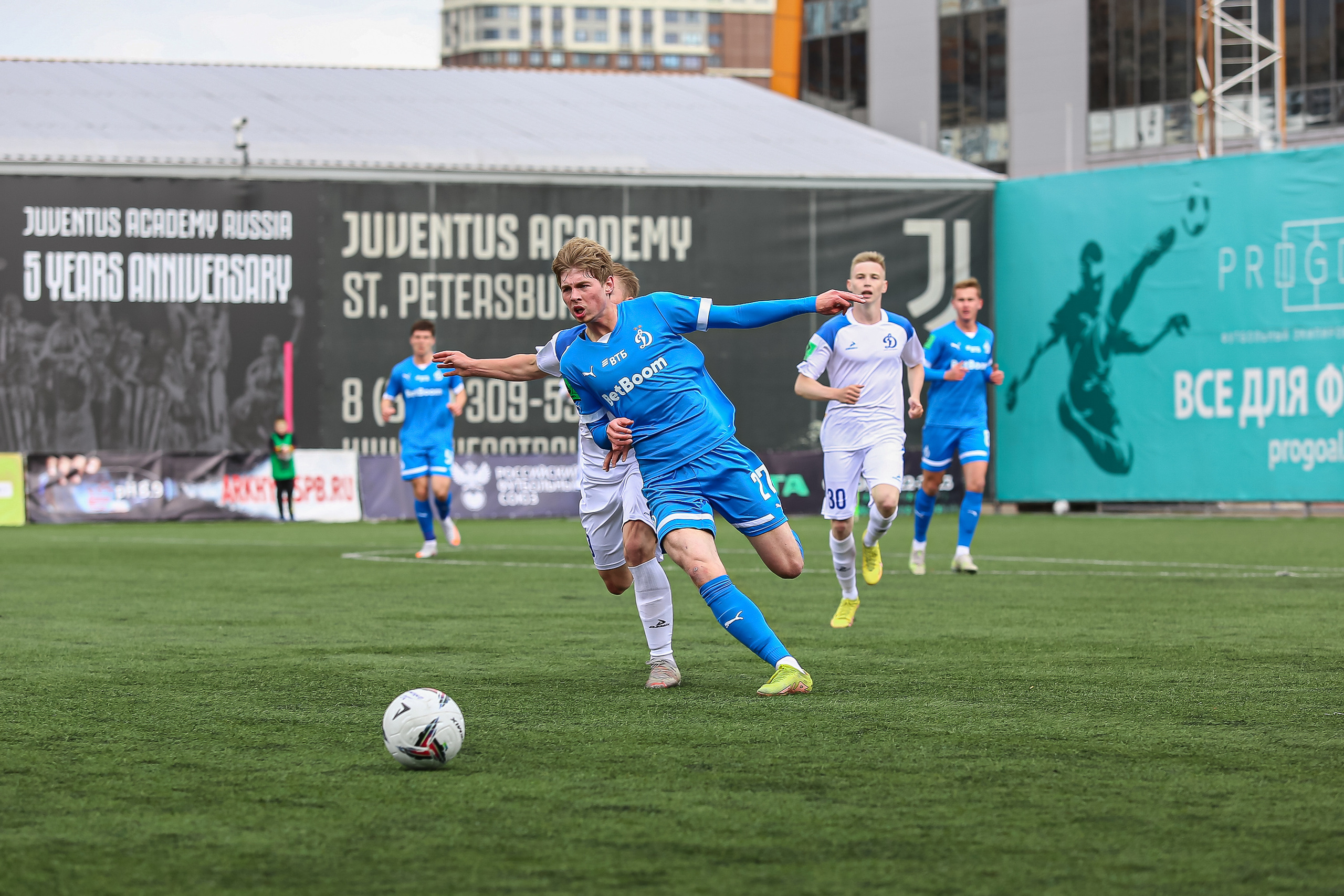 Футбольный матч между командами Динамо СПБ — Динамо 2. Сергей Гусев — спортивная фотография, виртуальные туры, 3д панорамы